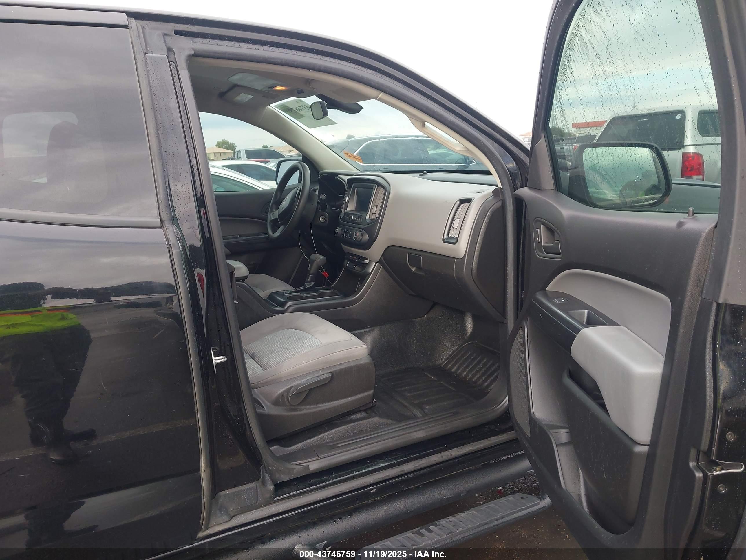 CHEVROLET COLORADO image 5
