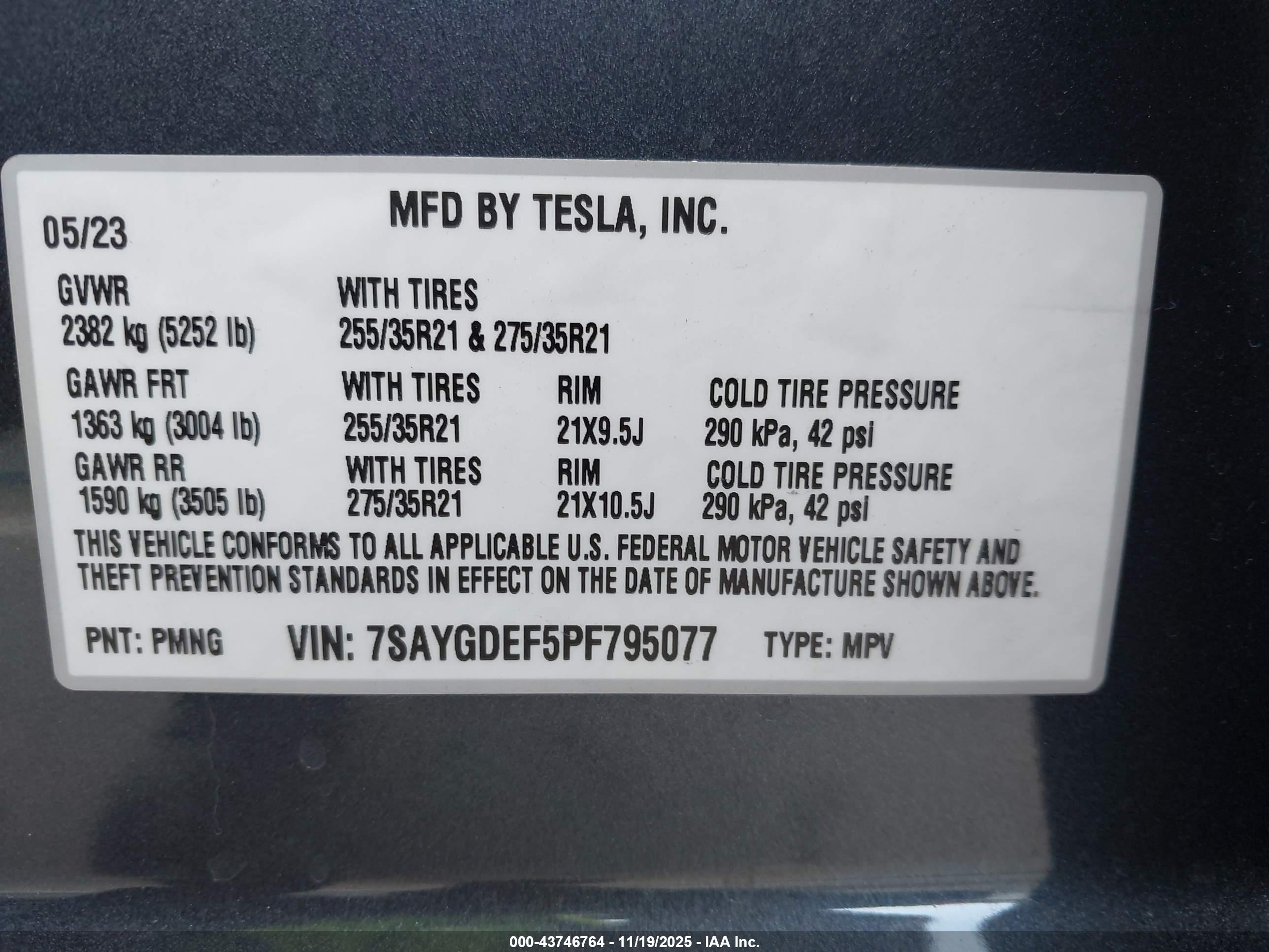 TESLA MODEL image 9
