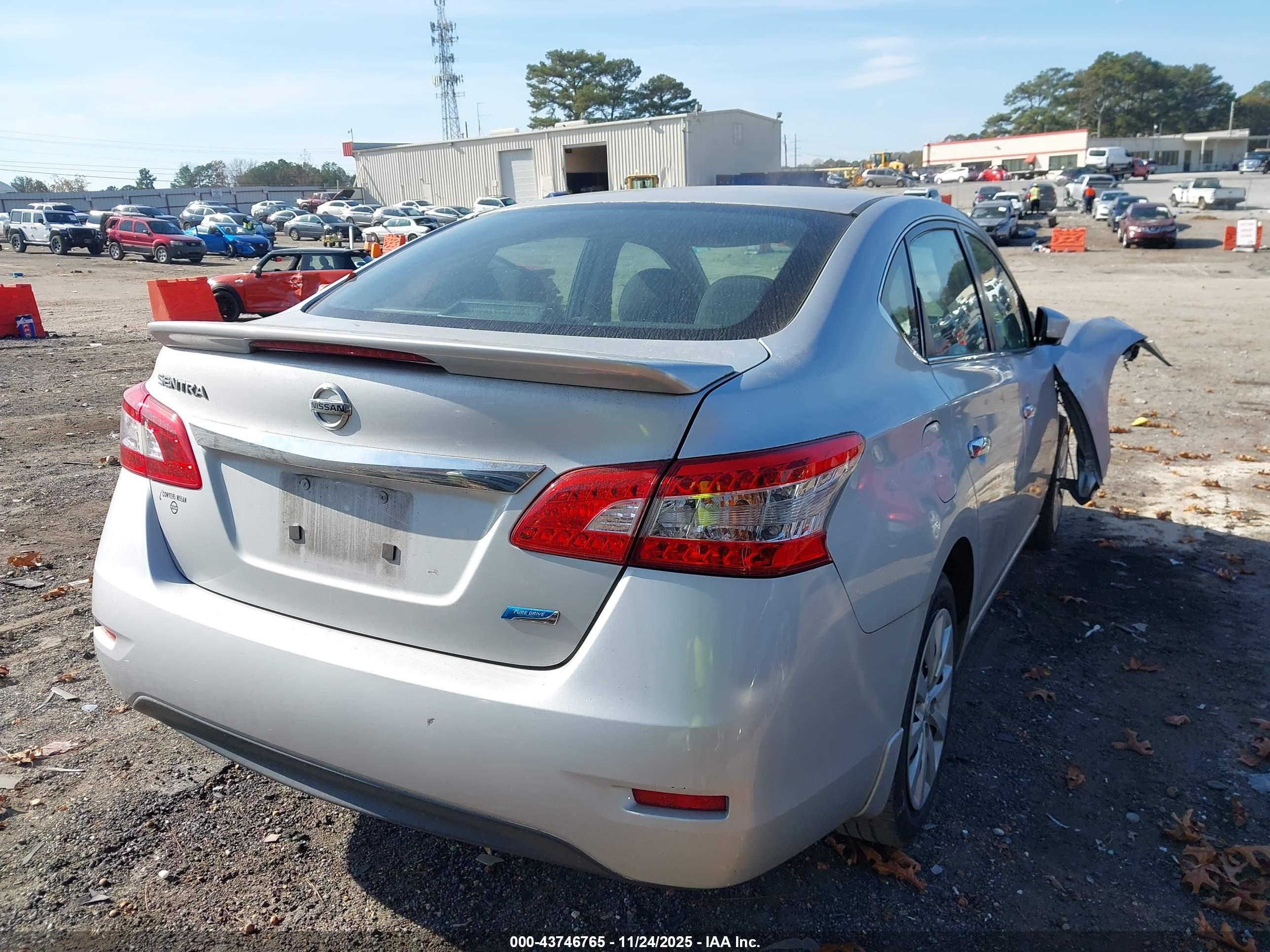 NISSAN SENTRA image 4