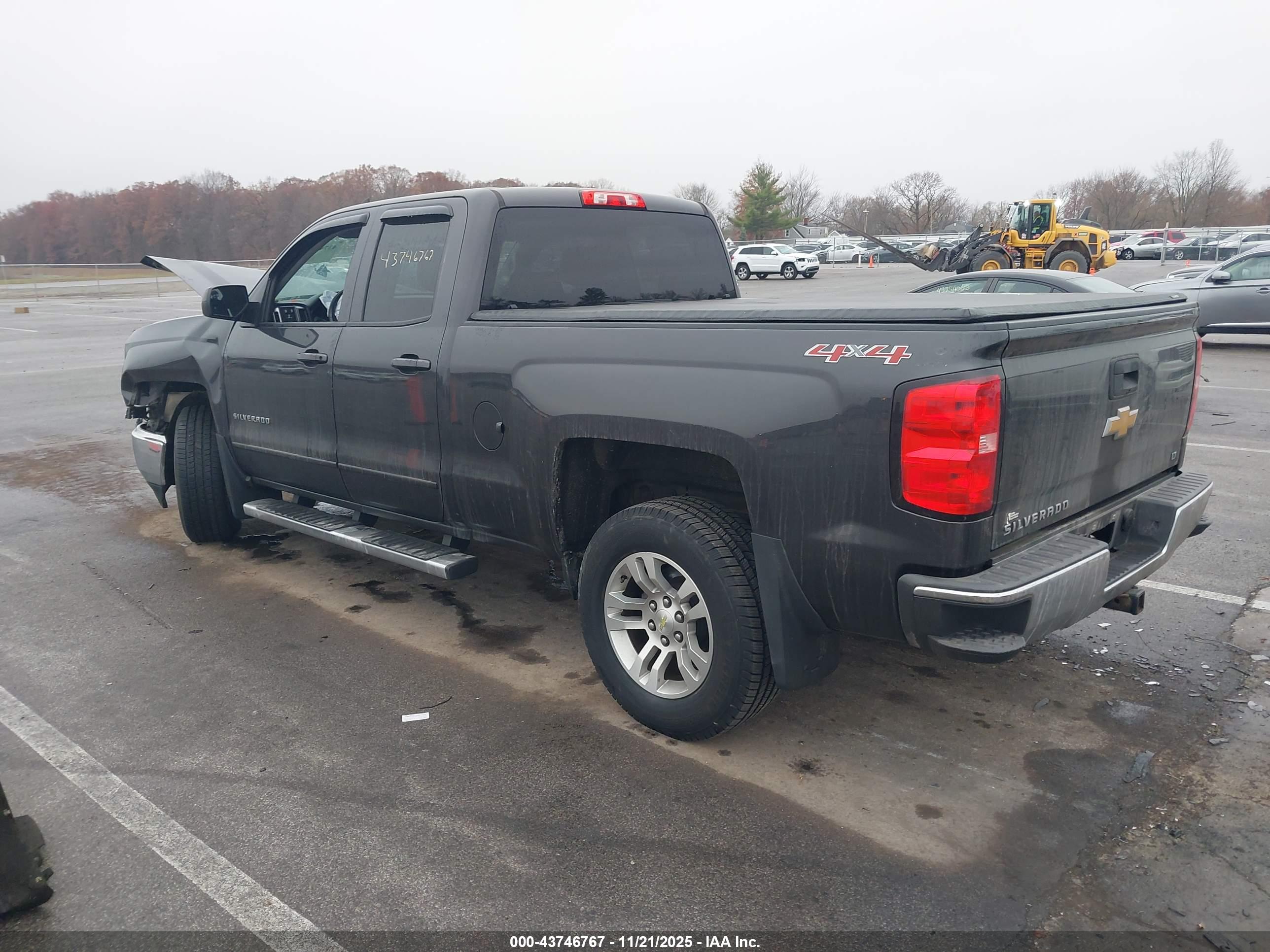 CHEVROLET SILVERADO image 3