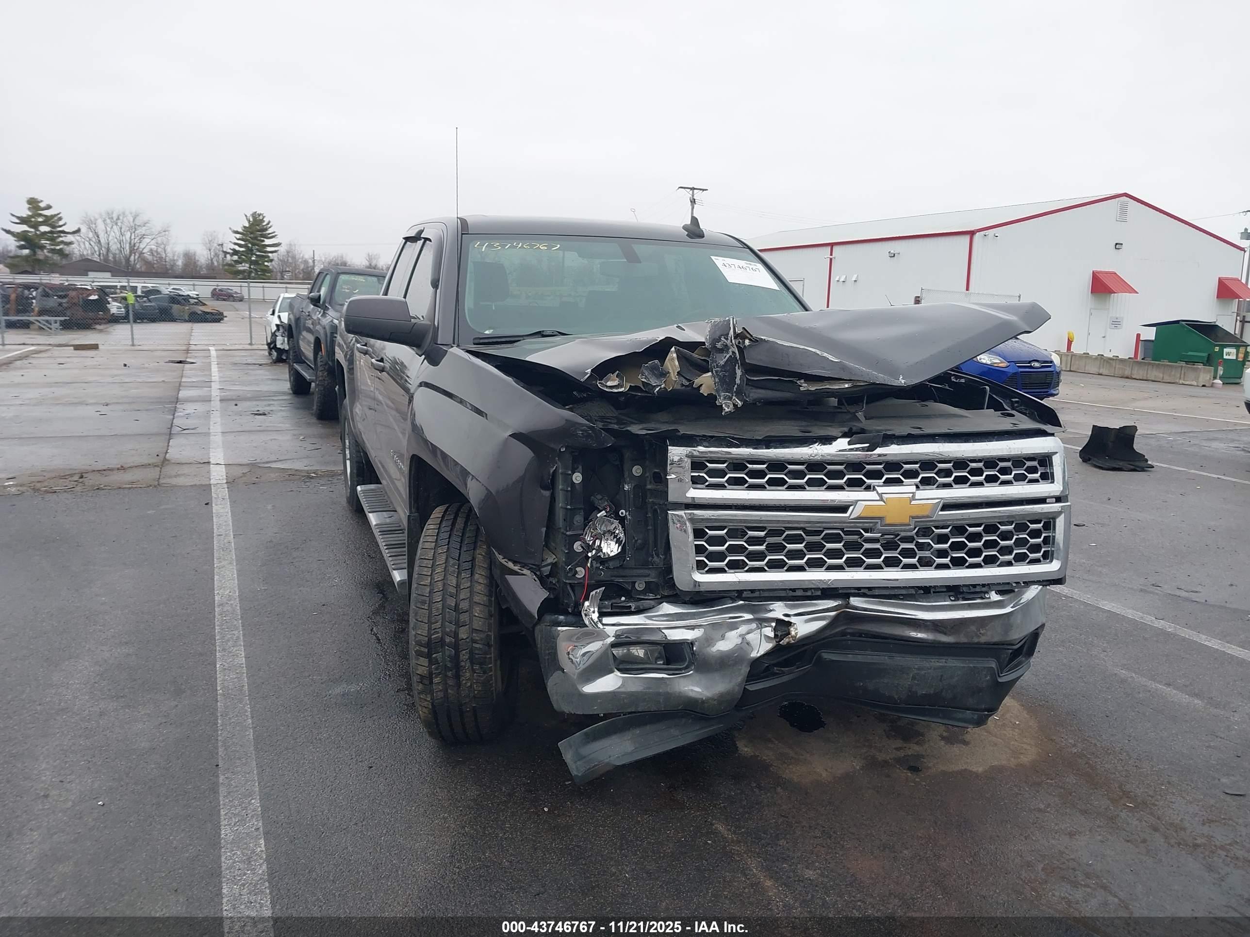 CHEVROLET SILVERADO image 6
