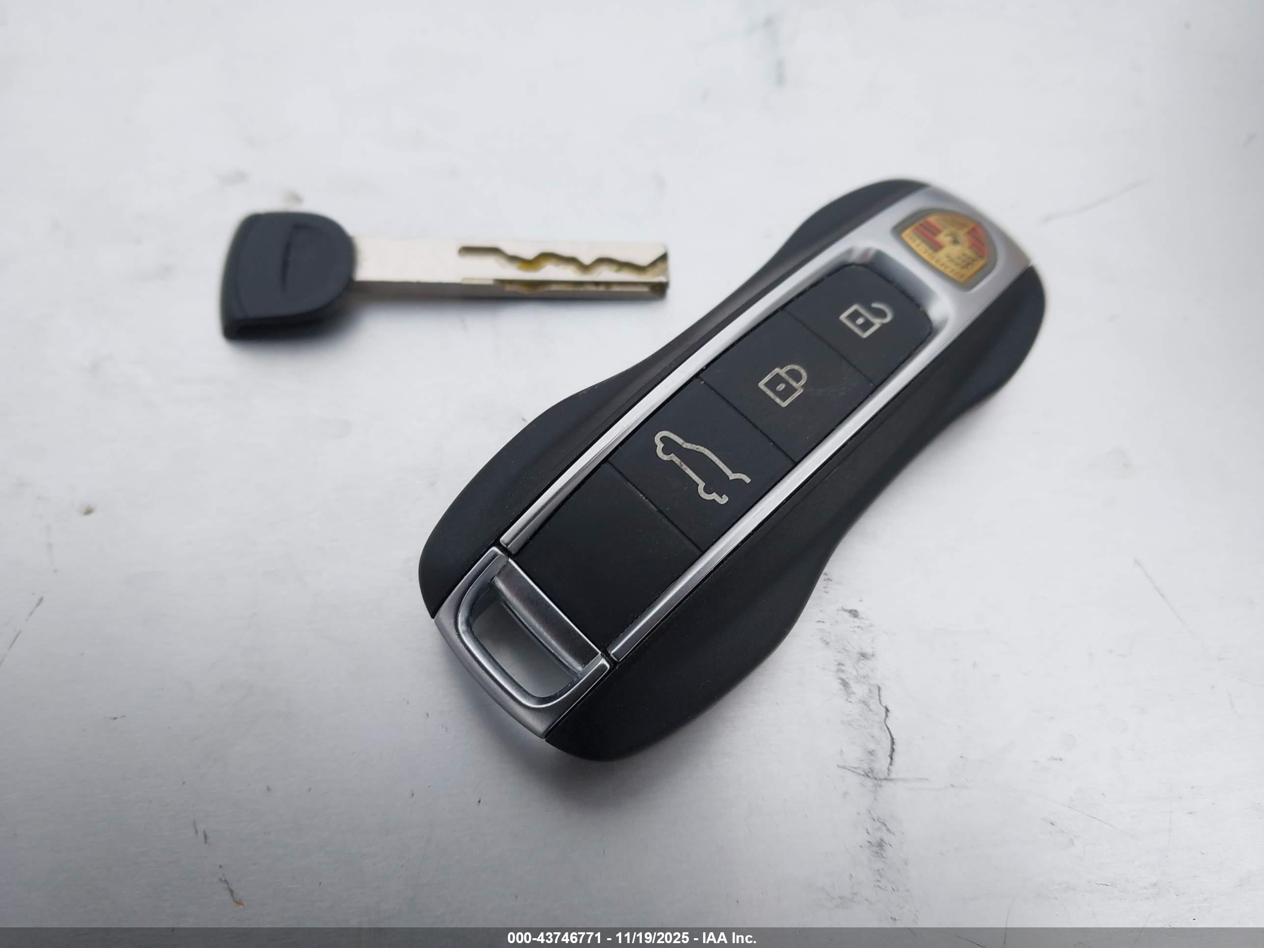 PORSCHE CAYENNE image 11