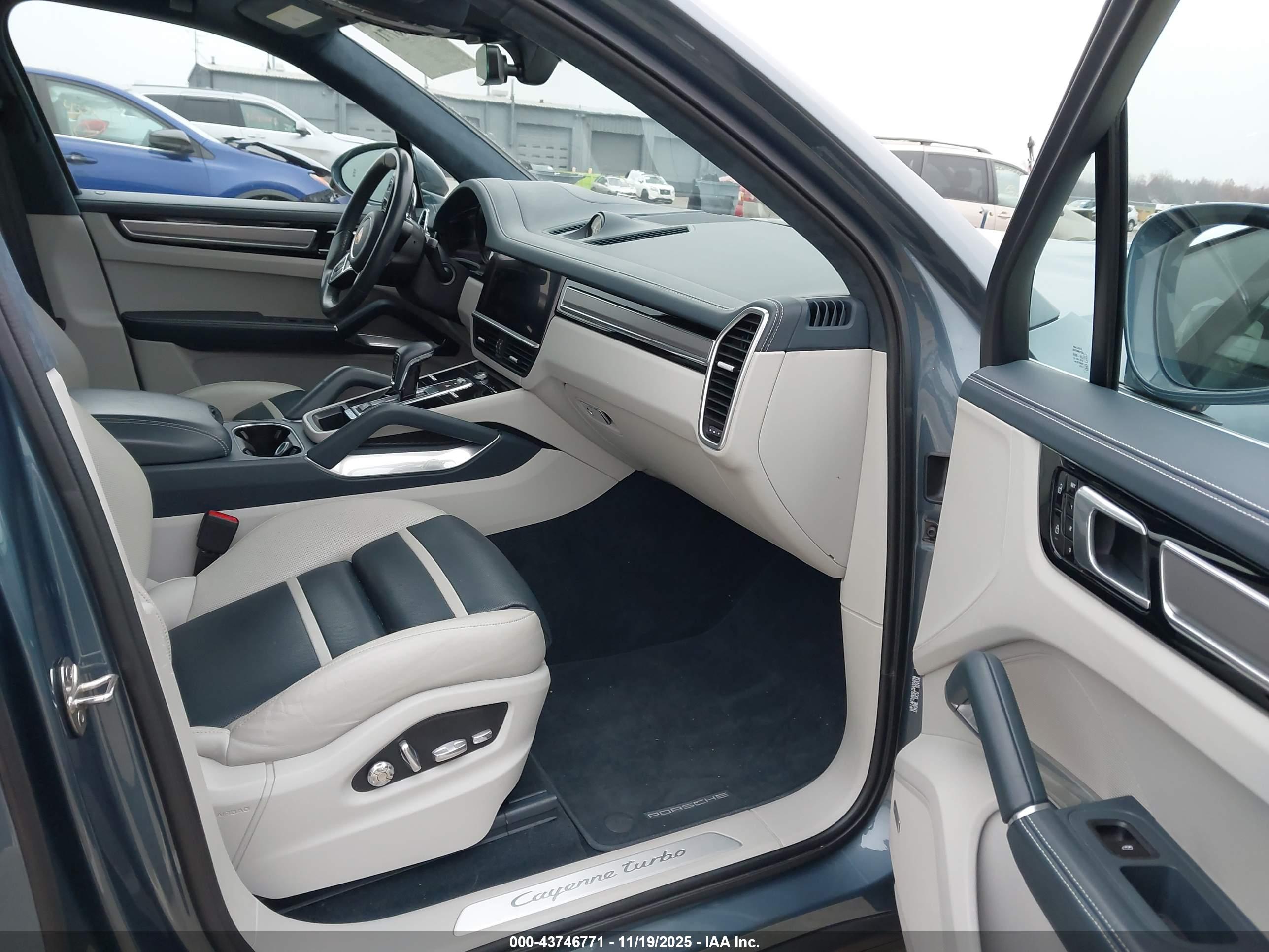 PORSCHE CAYENNE image 5