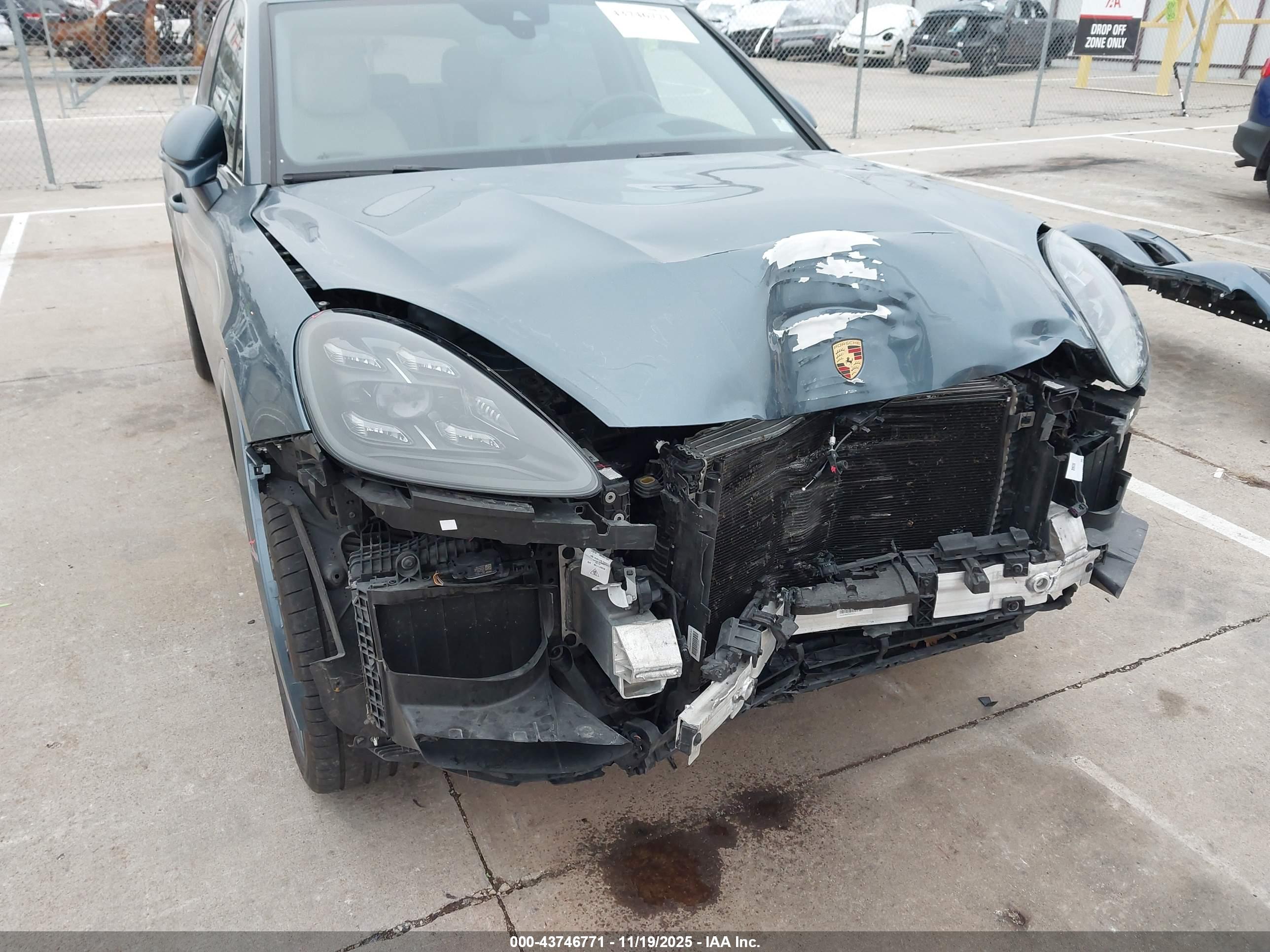 PORSCHE CAYENNE image 6