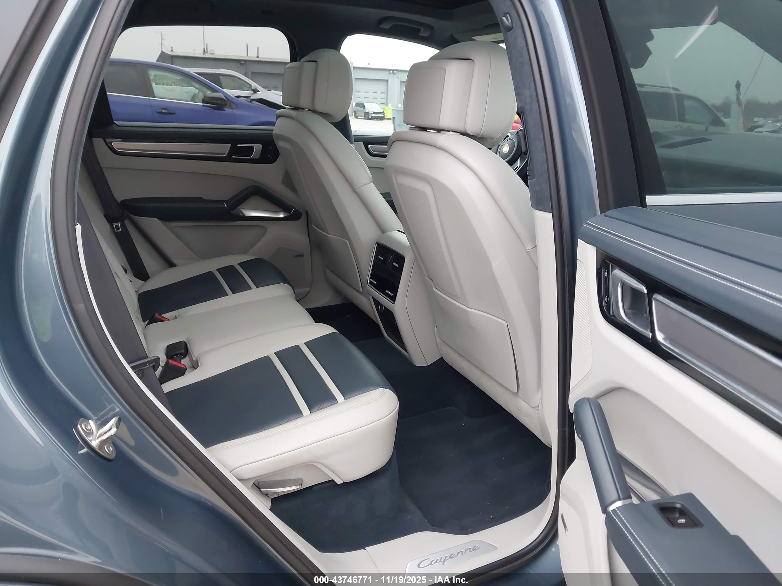 PORSCHE CAYENNE image 8