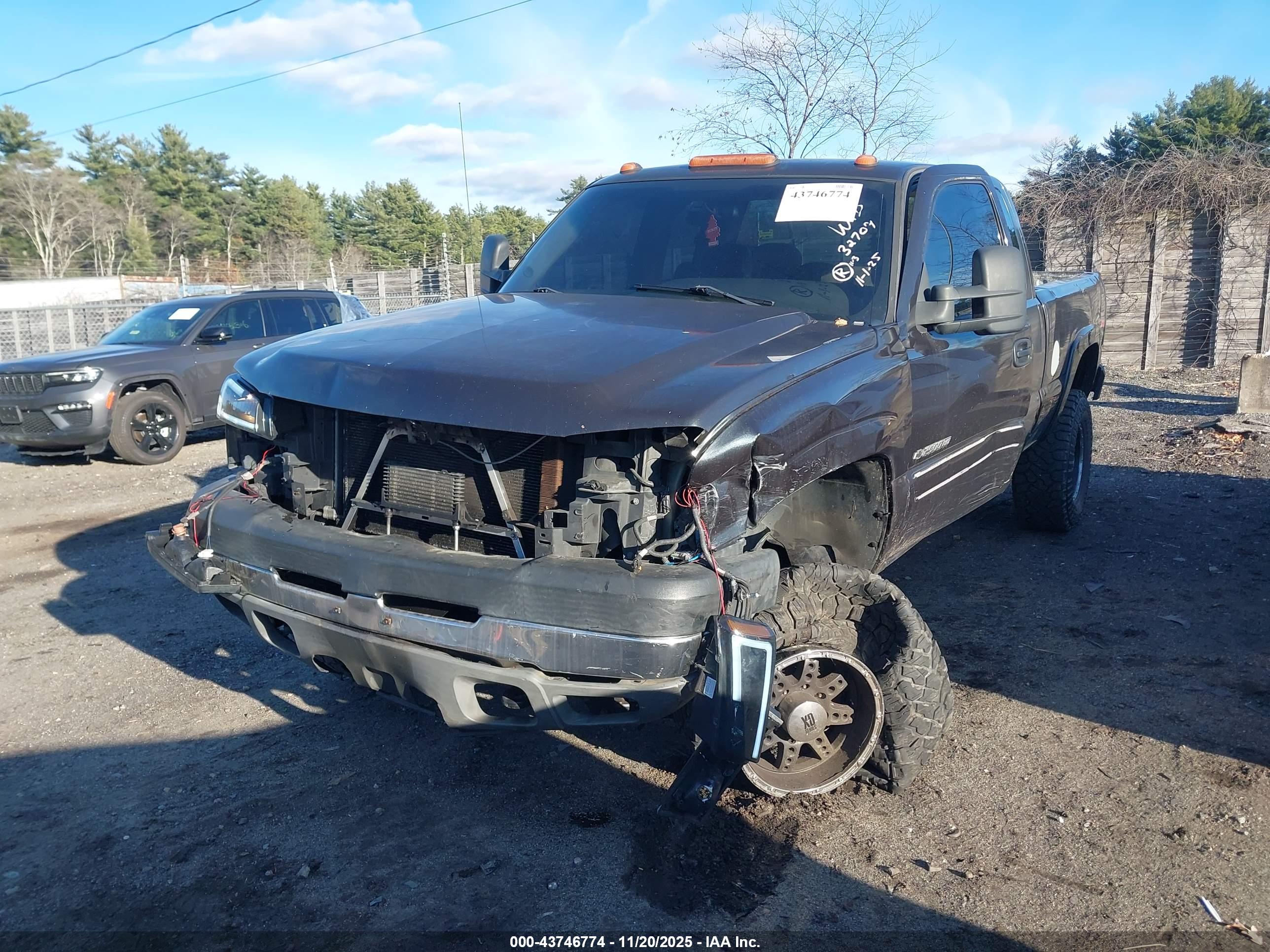 CHEVROLET SILVERADO image 2