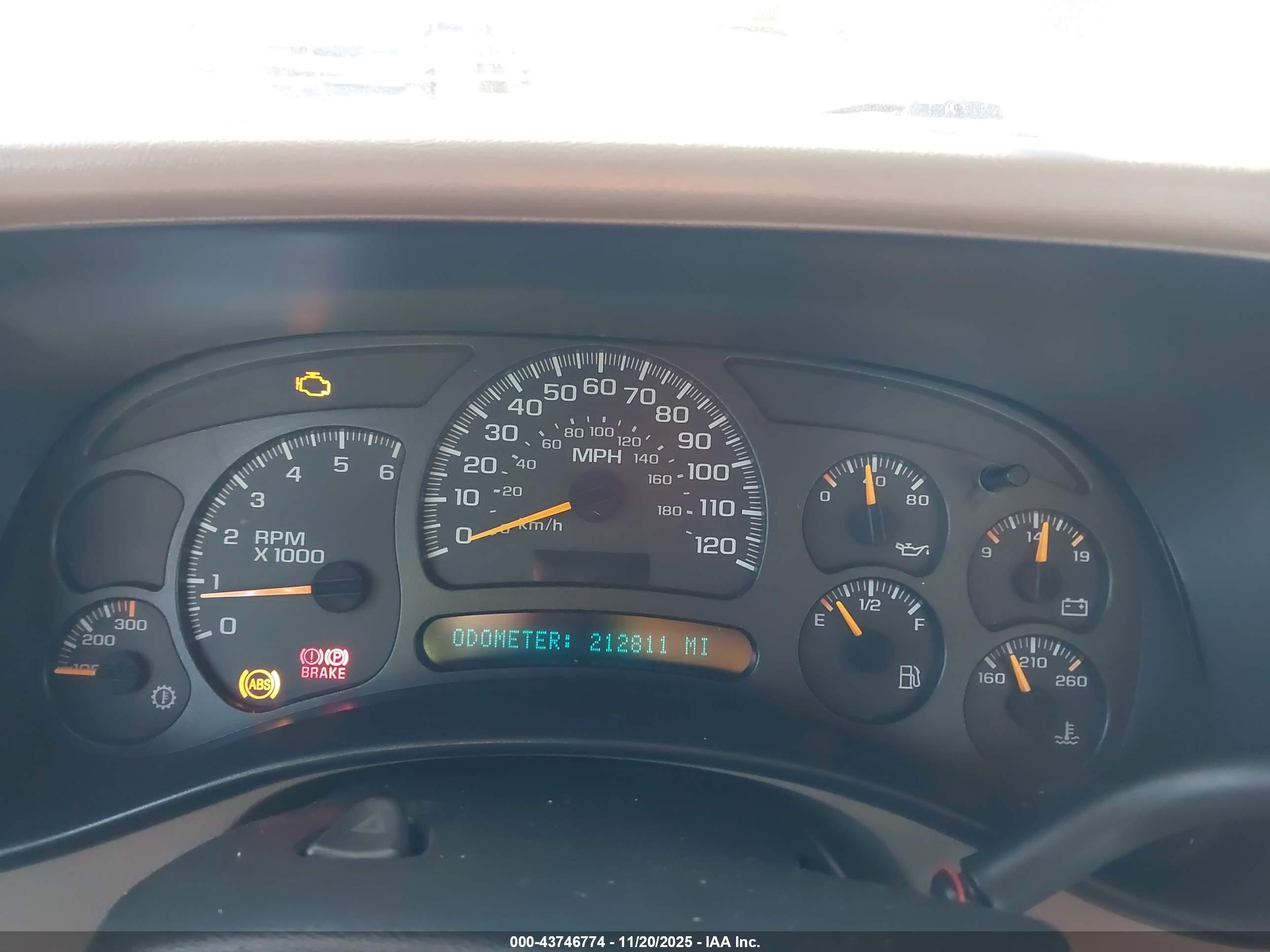 CHEVROLET SILVERADO image 7