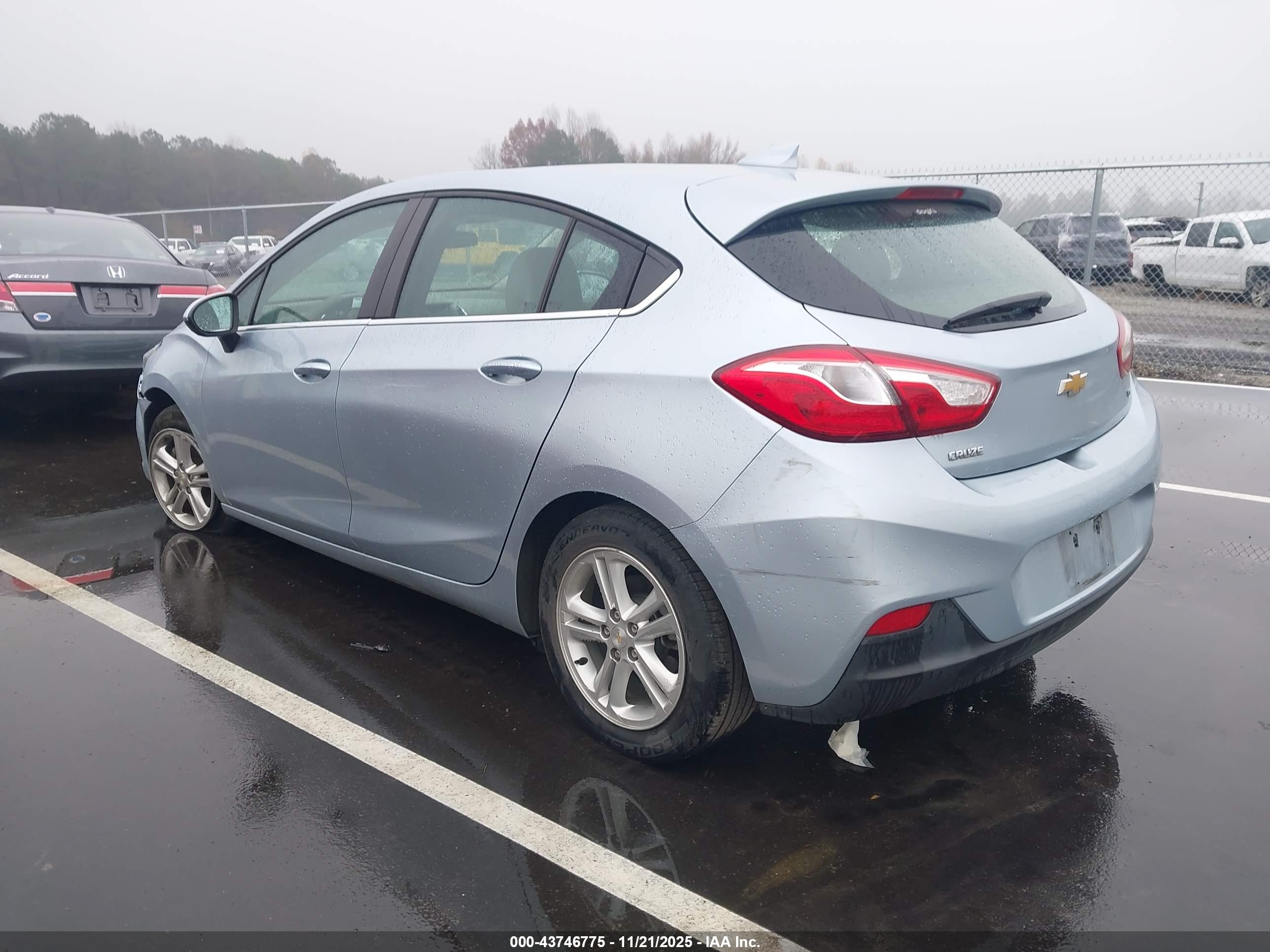 CHEVROLET CRUZE image 3
