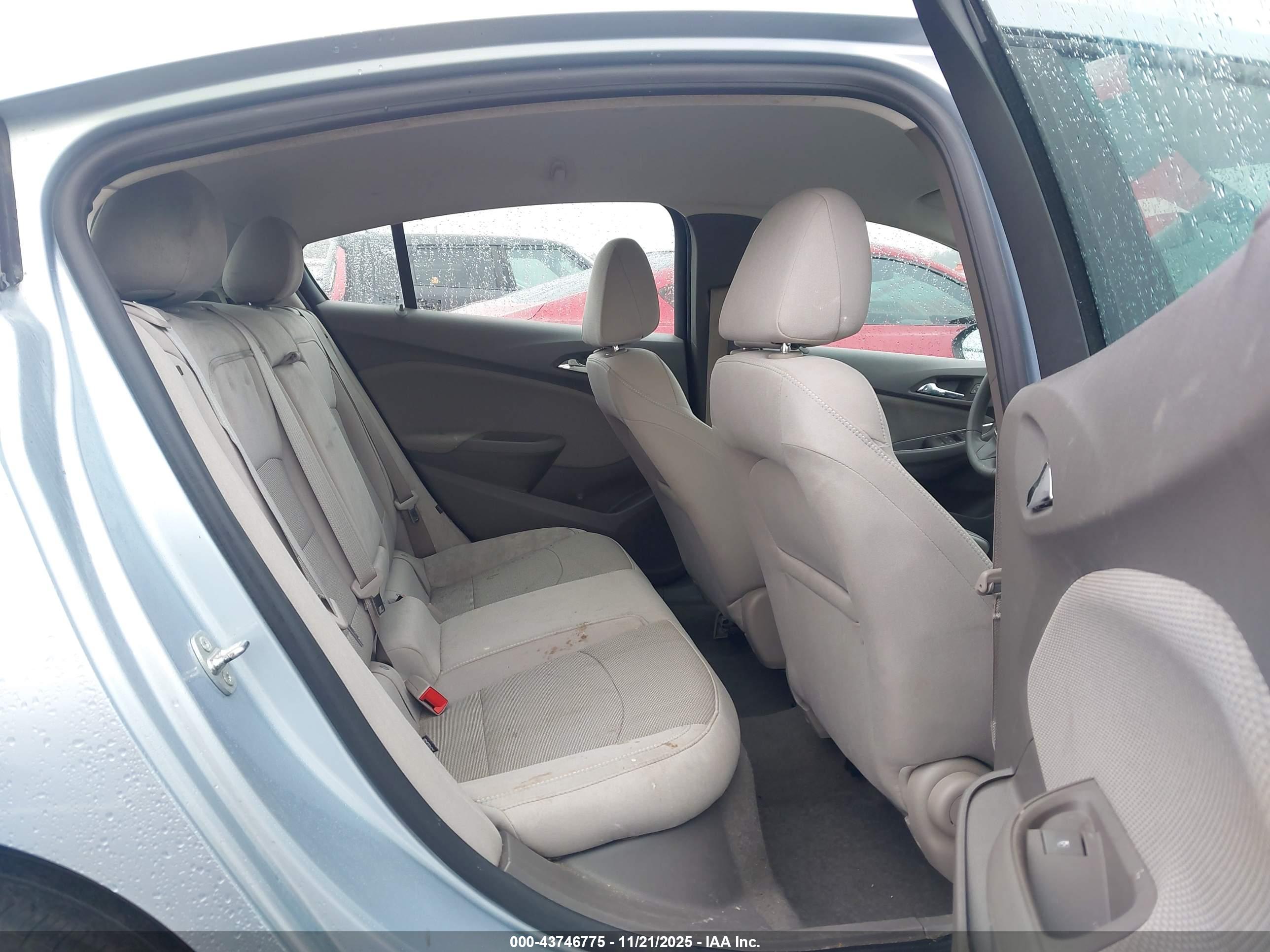 CHEVROLET CRUZE image 8