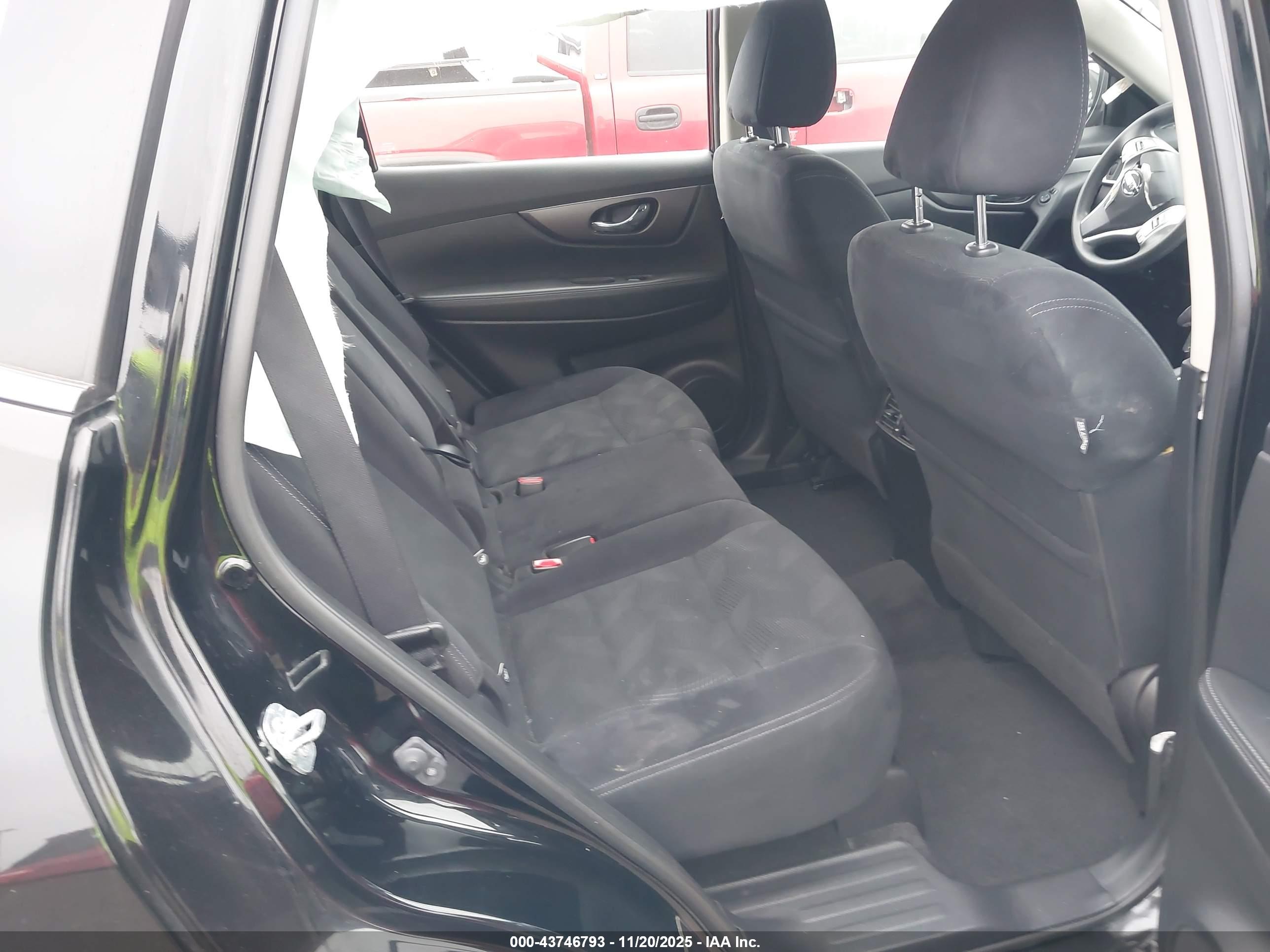 NISSAN ROGUE image 8