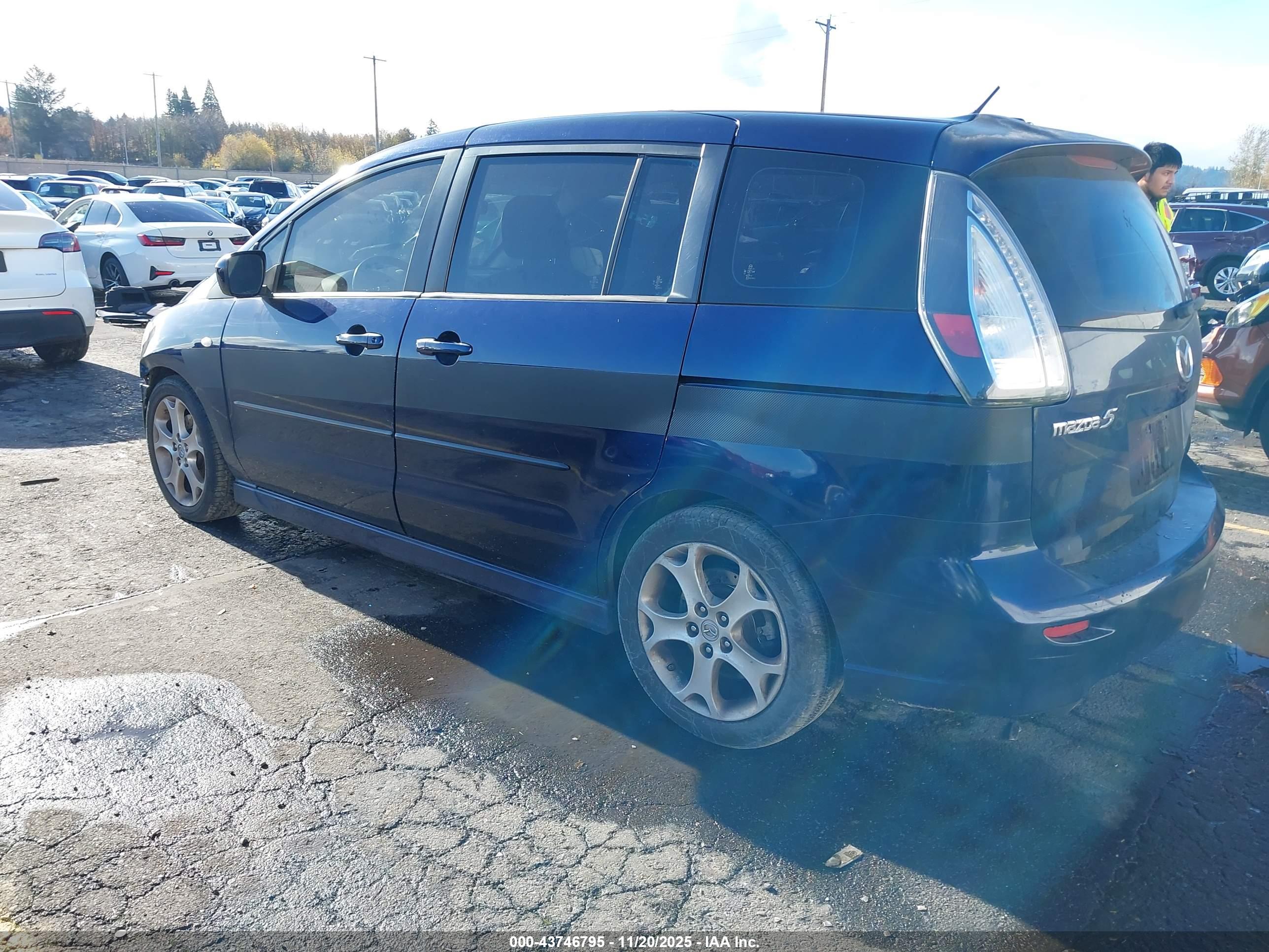 MAZDA MAZDA5 image 3