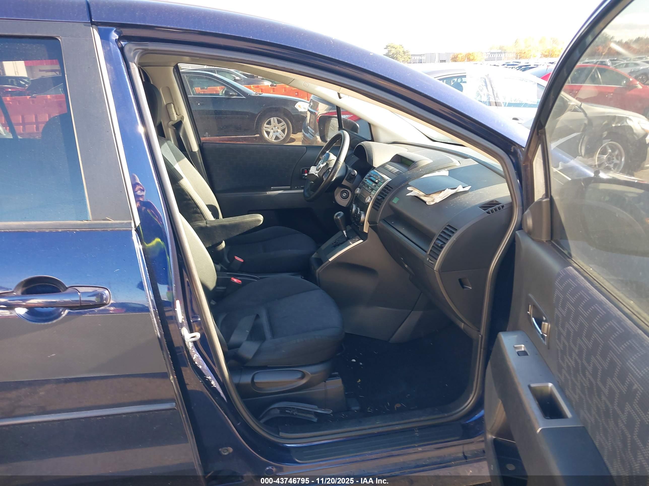 MAZDA MAZDA5 image 5