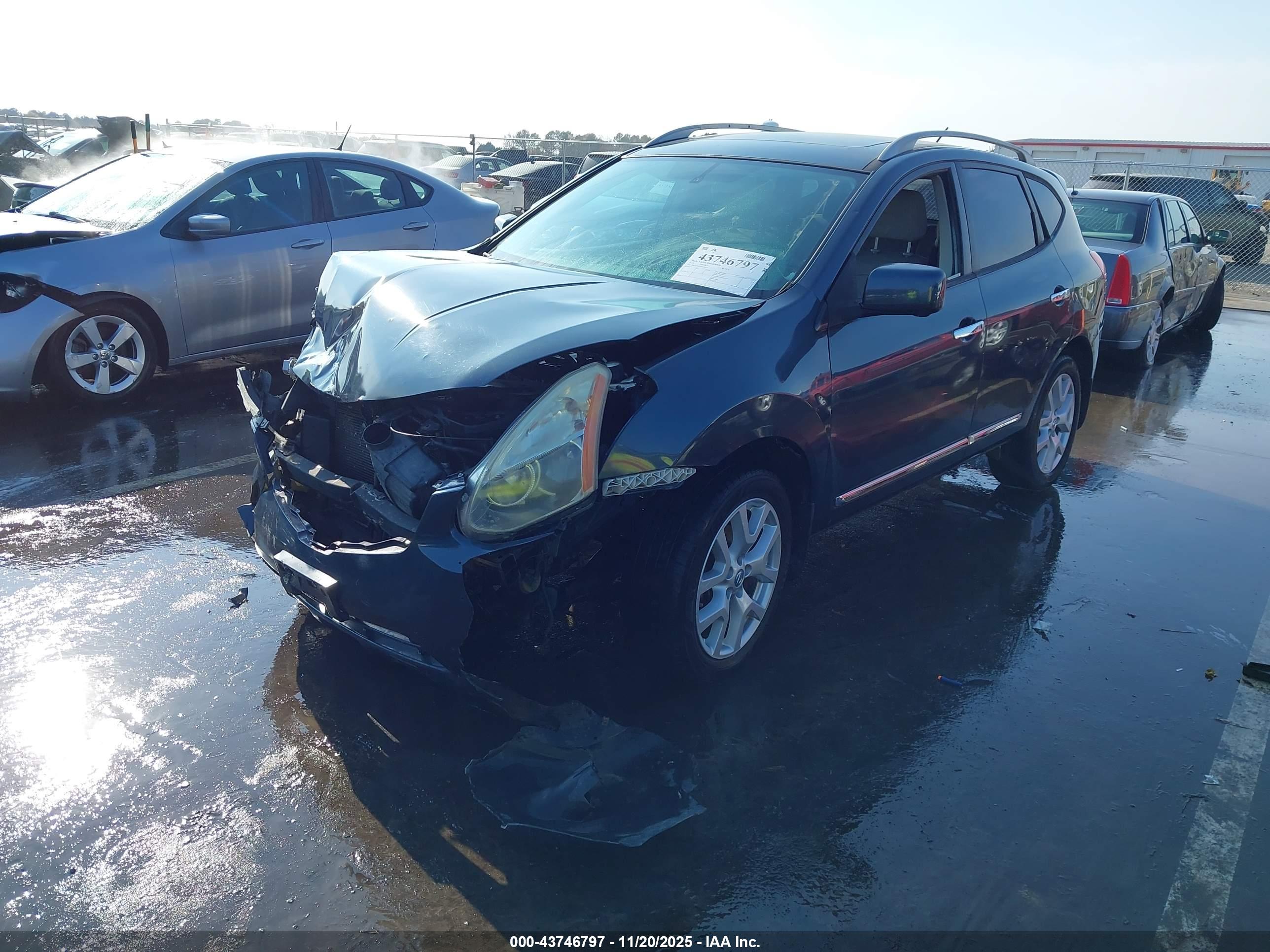 NISSAN ROGUE image 2
