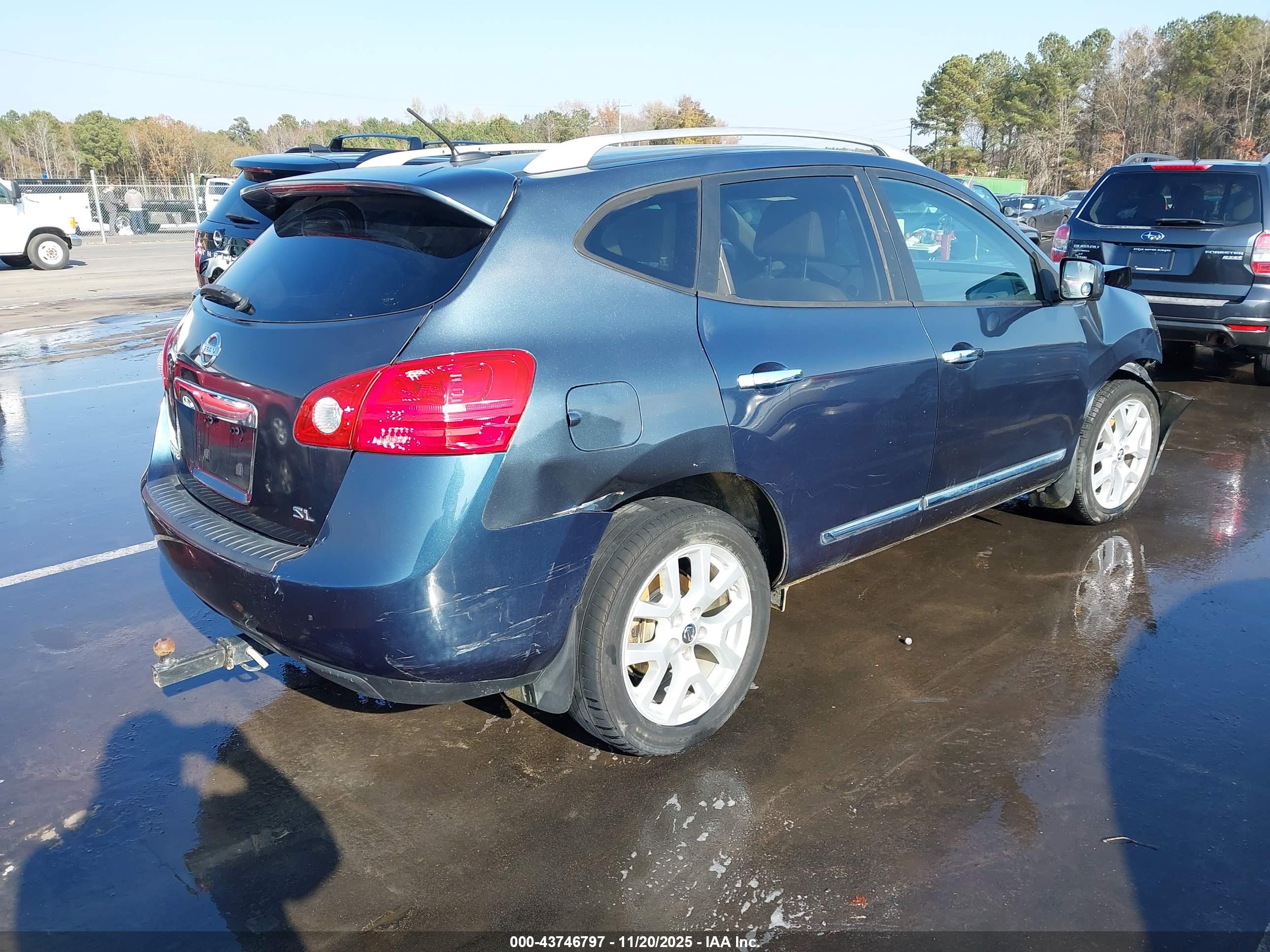 NISSAN ROGUE image 4