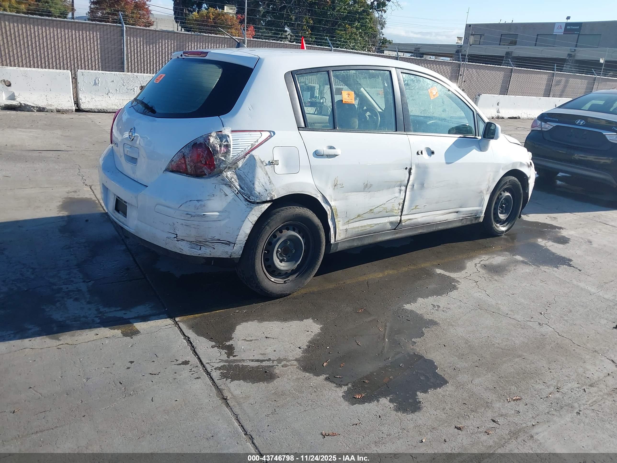 NISSAN VERSA image 4