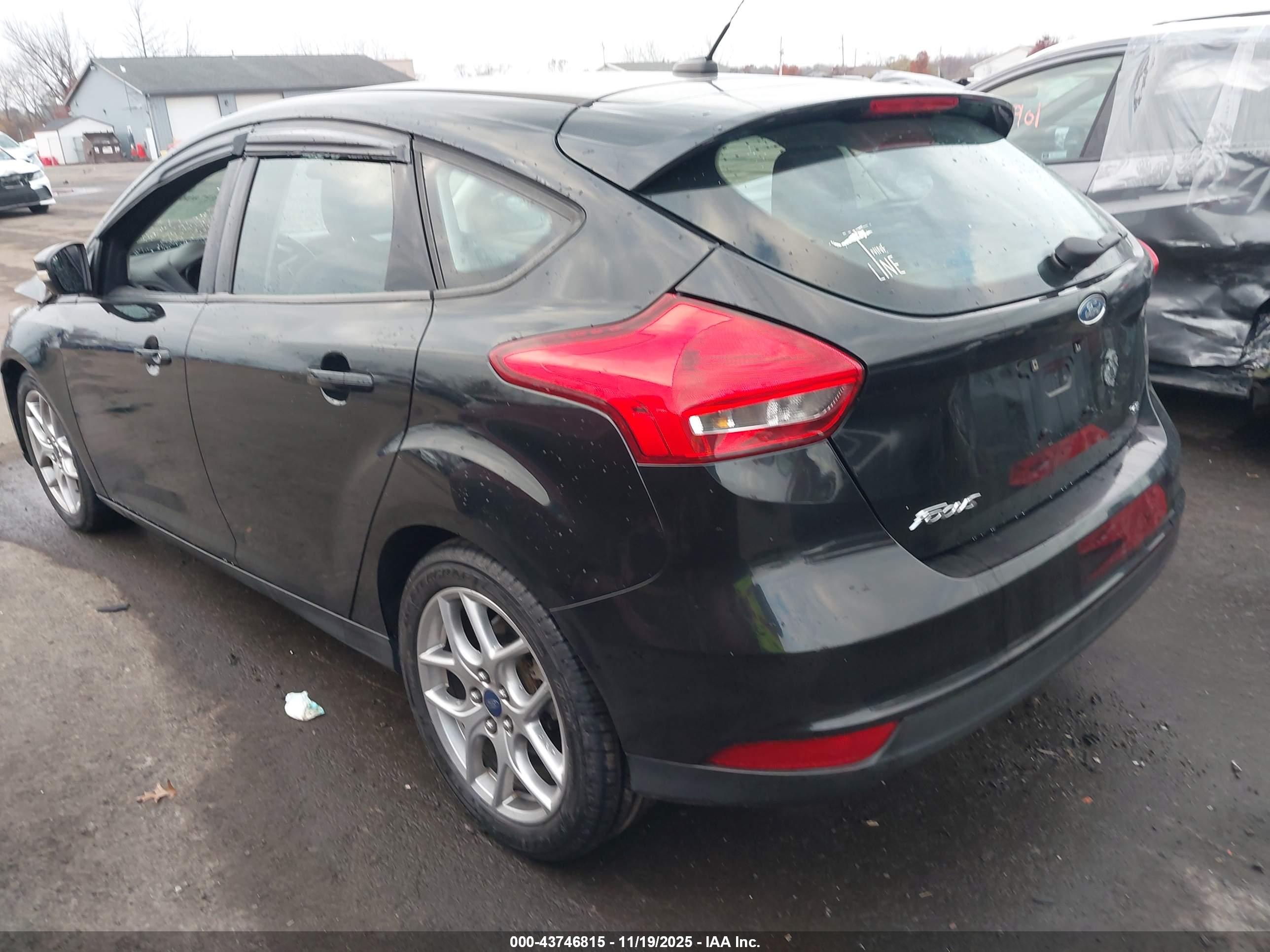 FORD FOCUS image 3