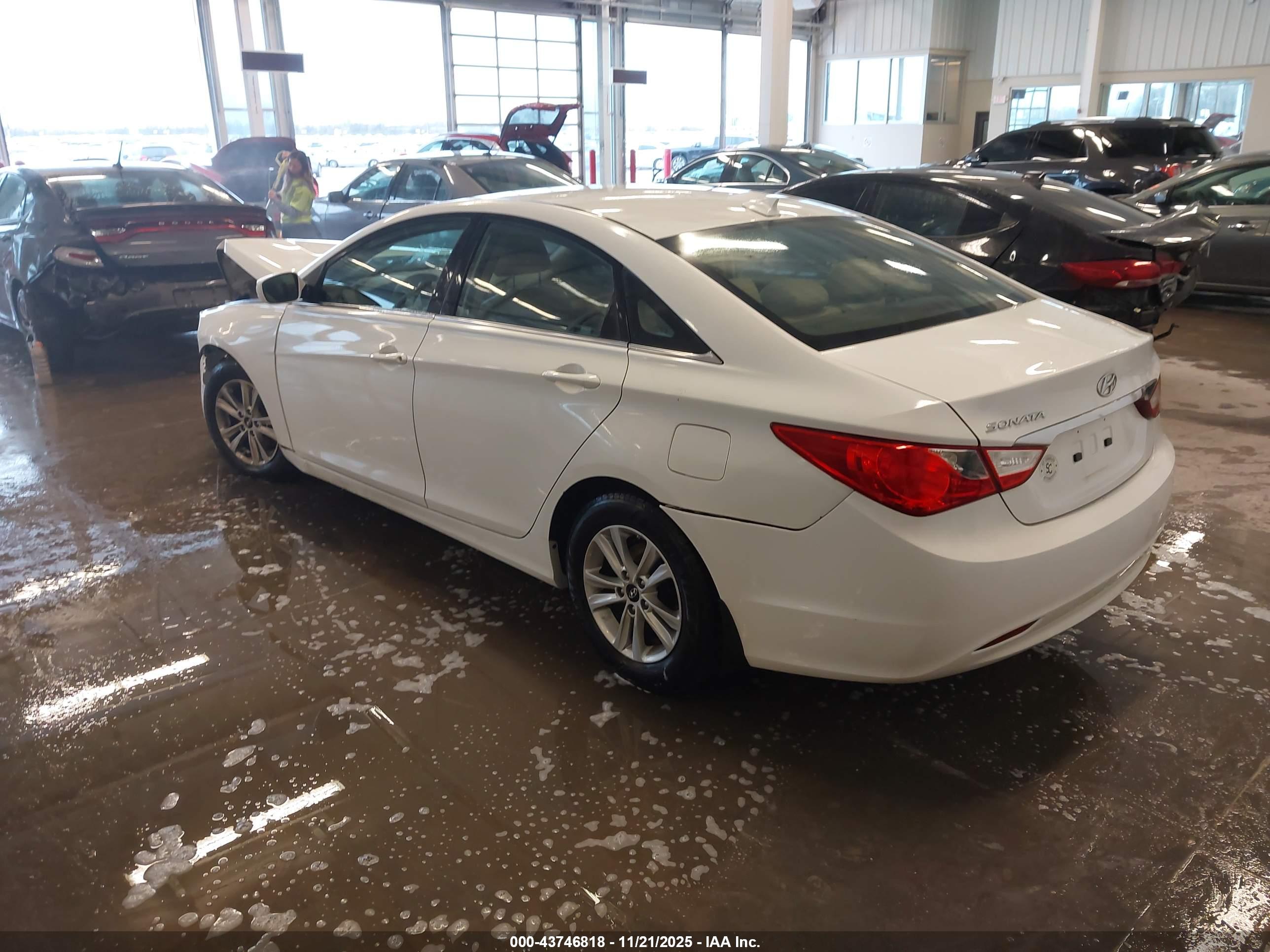 HYUNDAI SONATA image 3