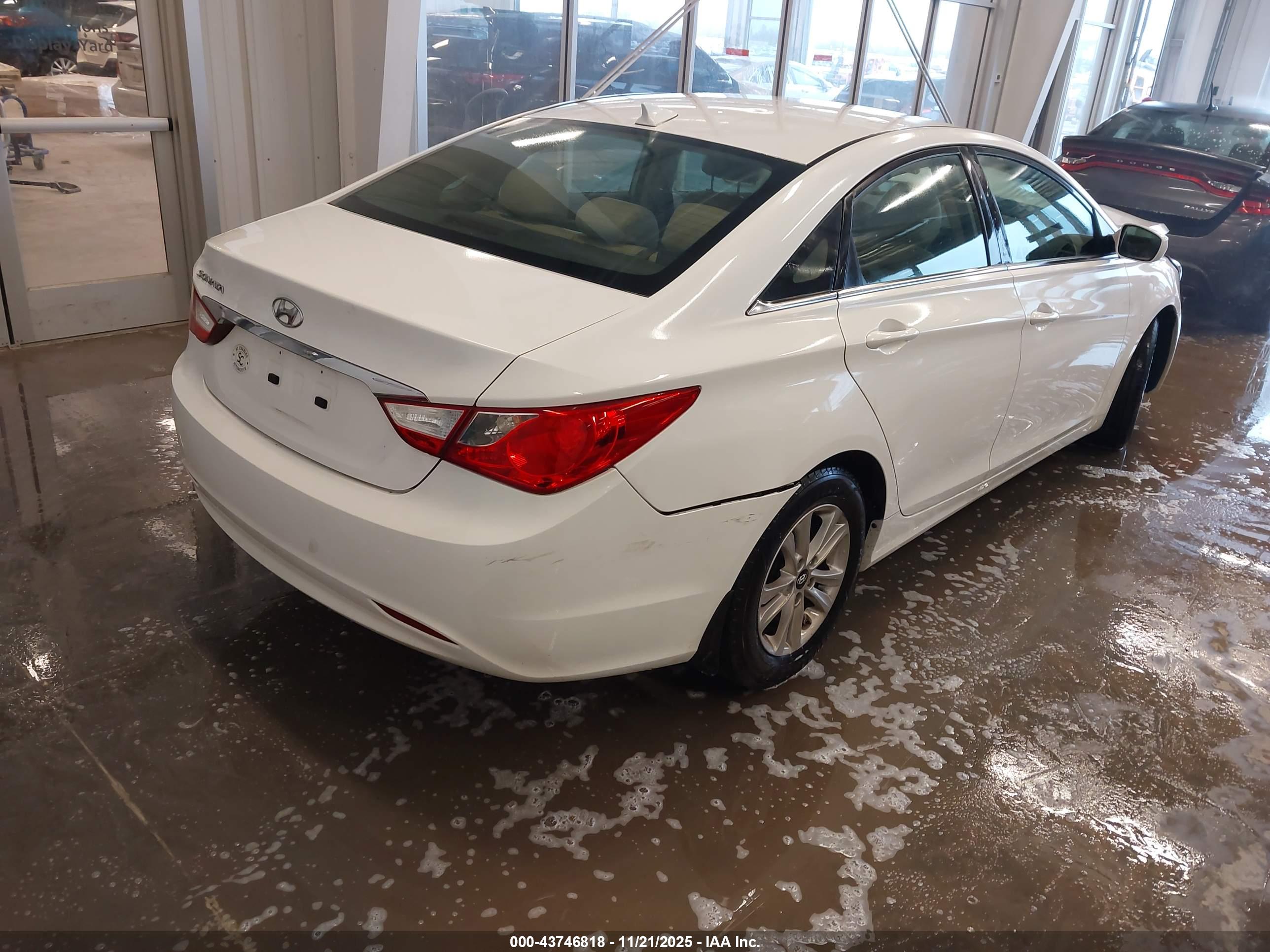 HYUNDAI SONATA image 4