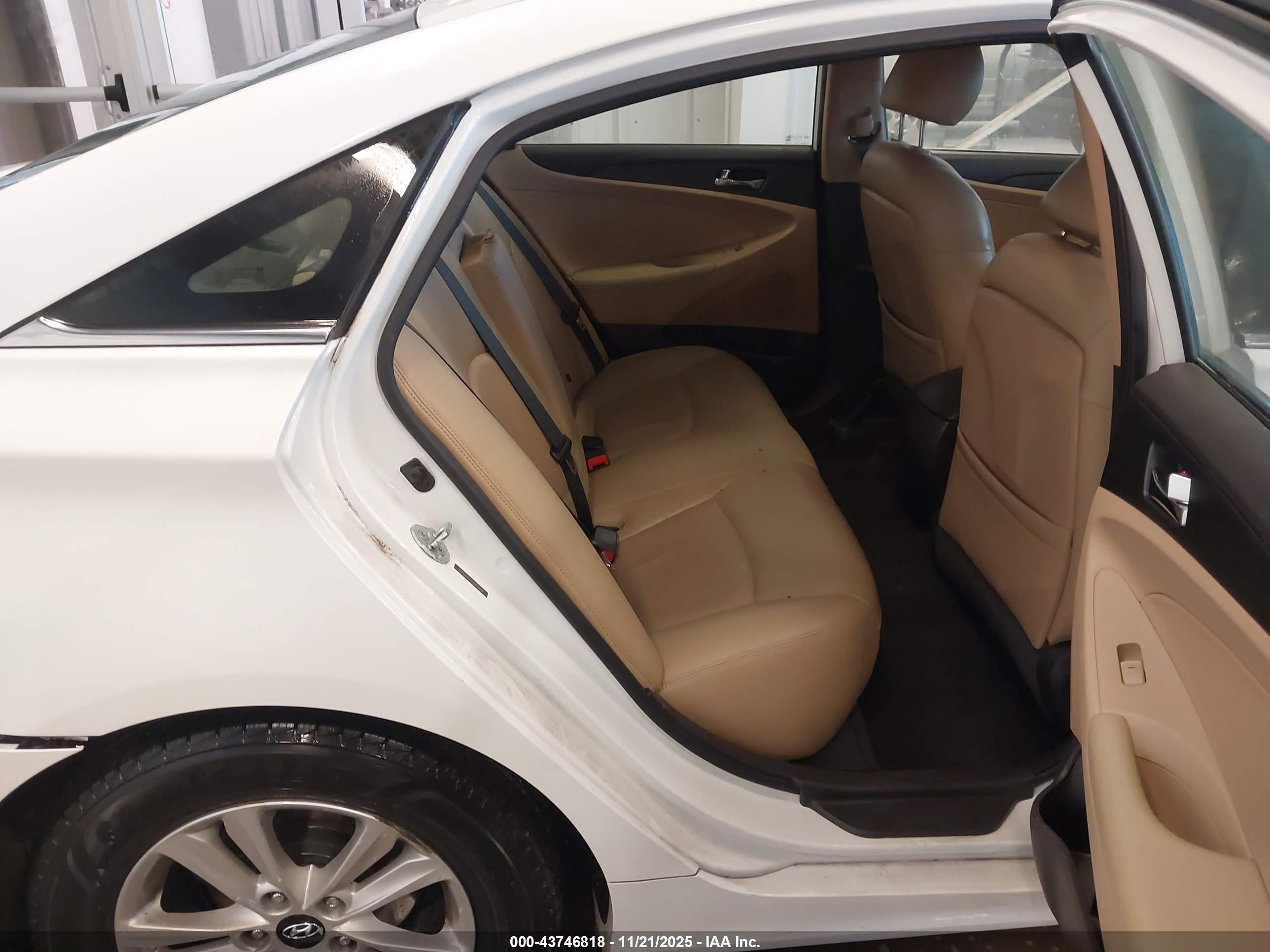 HYUNDAI SONATA image 8