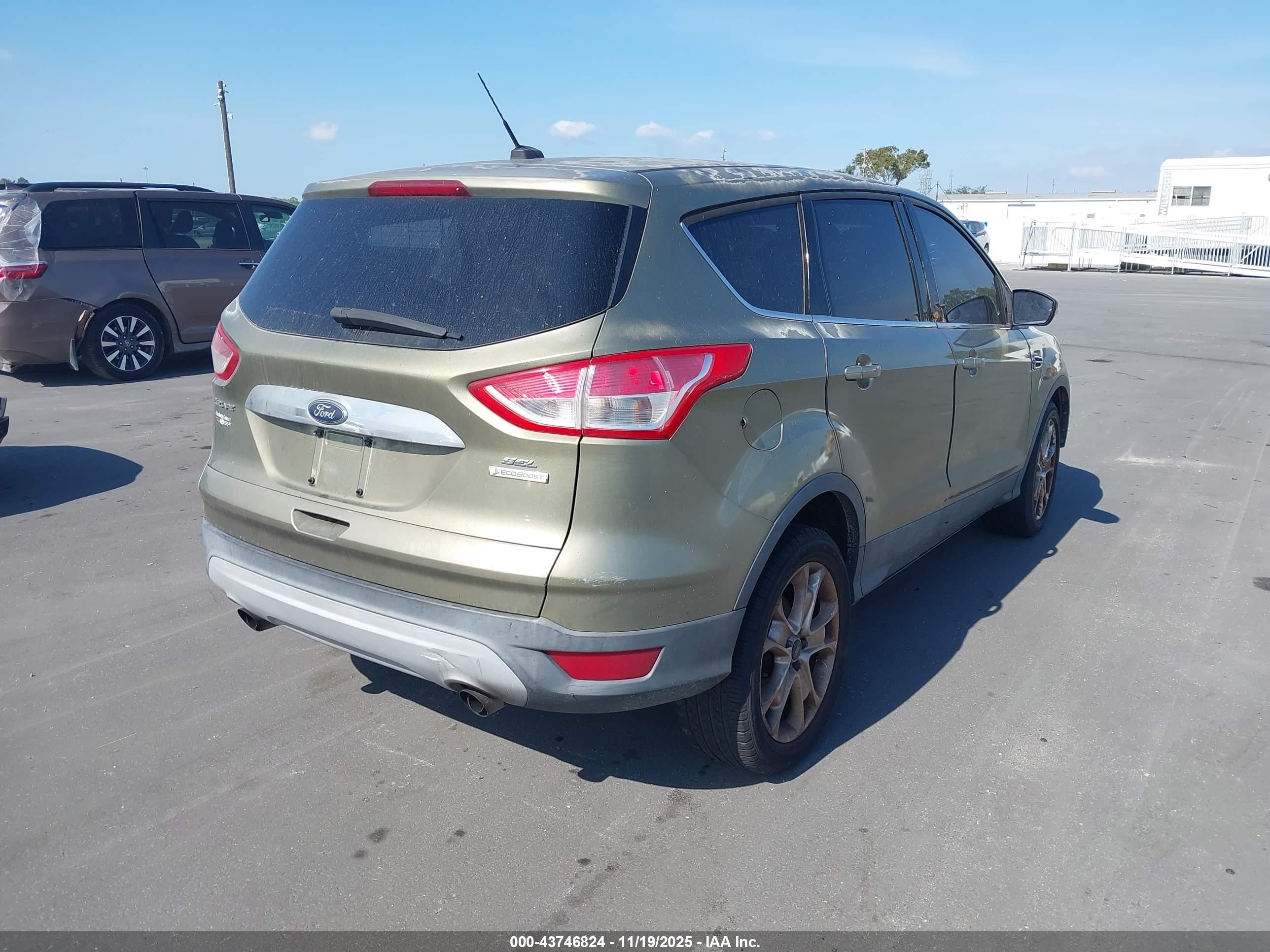 FORD ESCAPE image 4