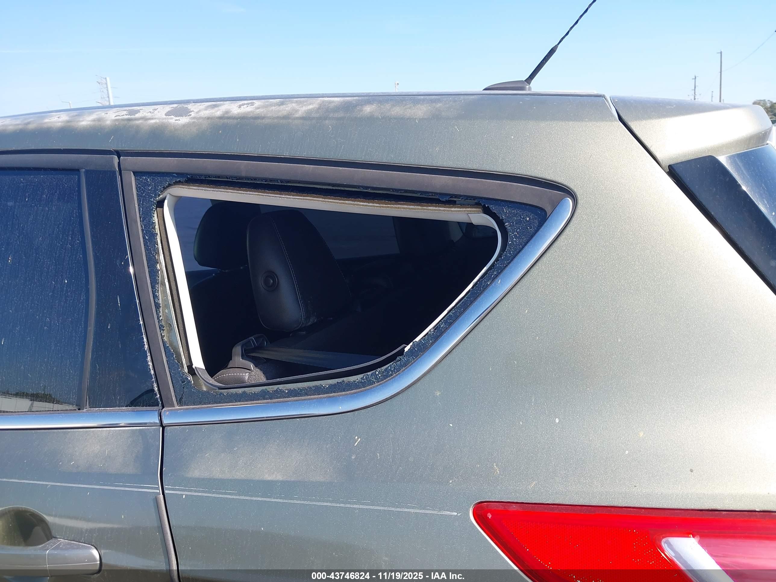 FORD ESCAPE image 6
