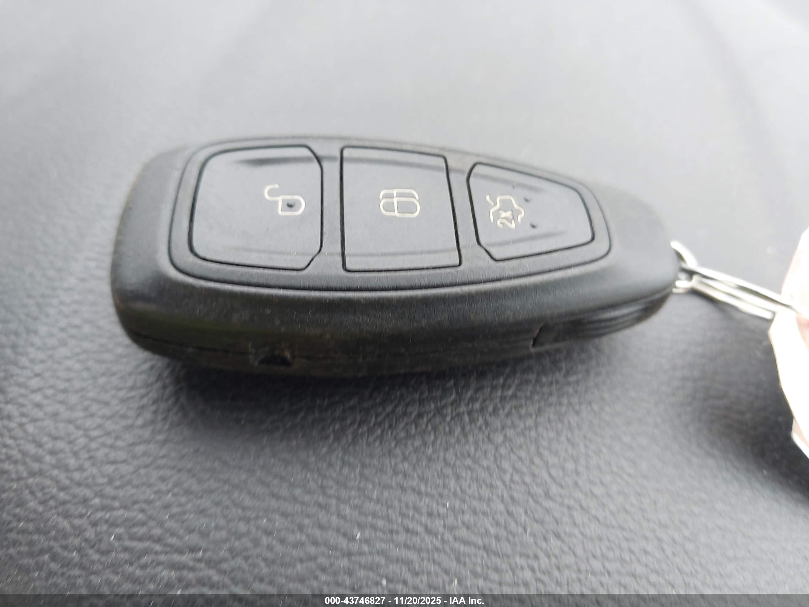 FORD C-MAX image 11