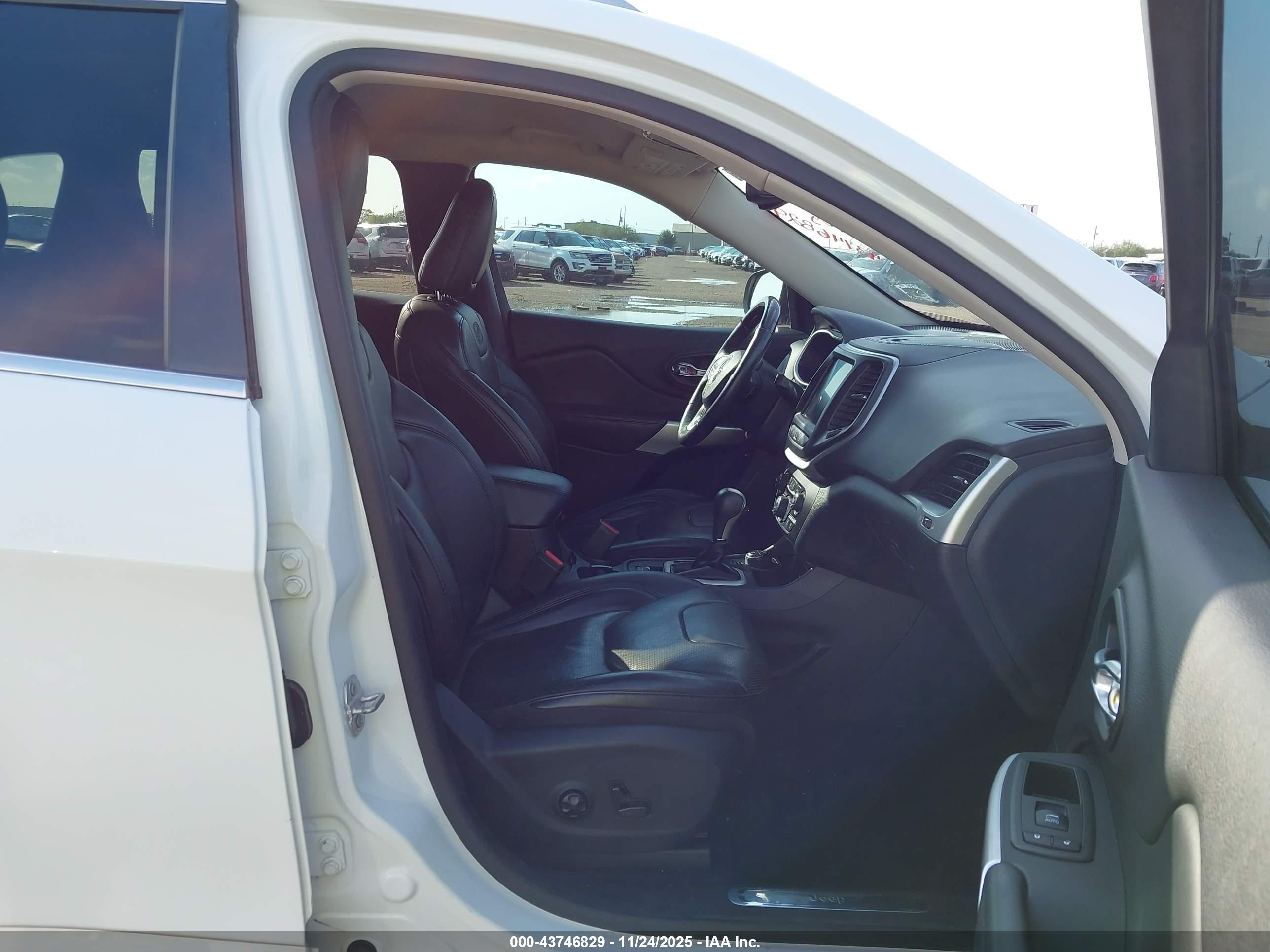 JEEP CHEROKEE image 5