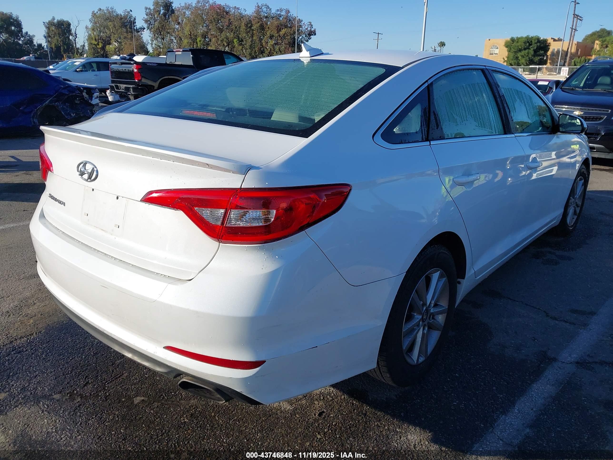 HYUNDAI SONATA image 4