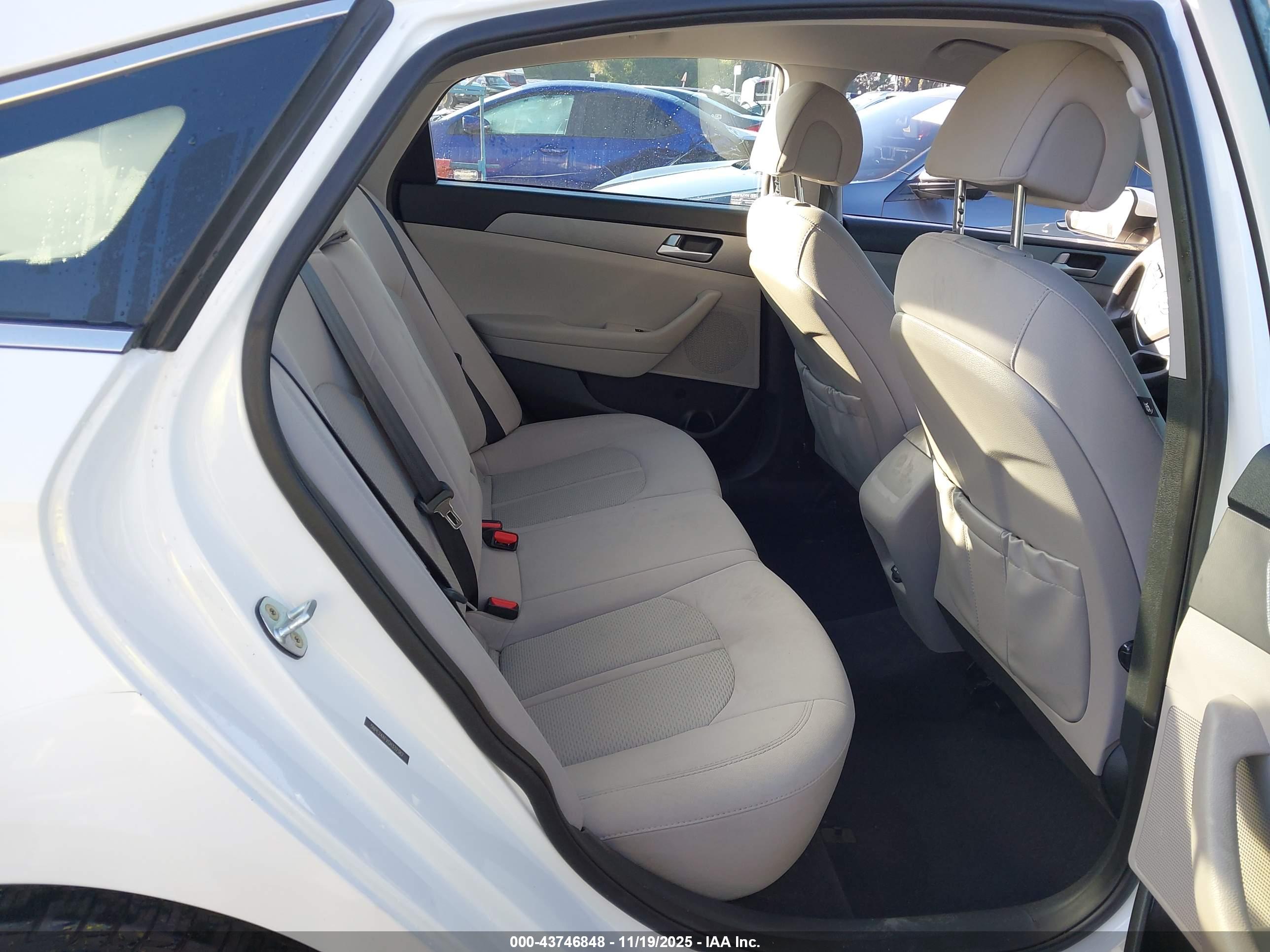 HYUNDAI SONATA image 8