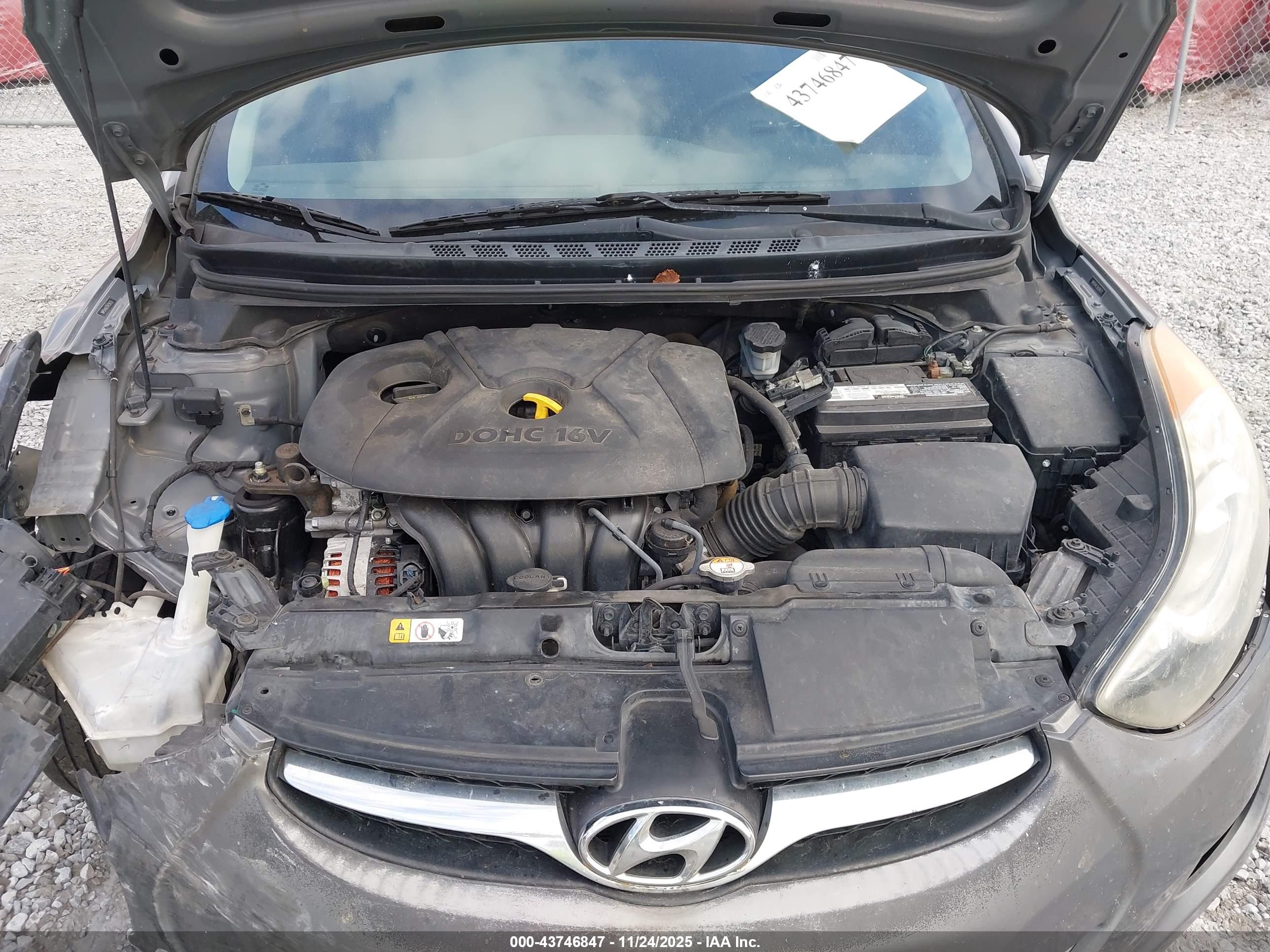 HYUNDAI ELANTRA image 10