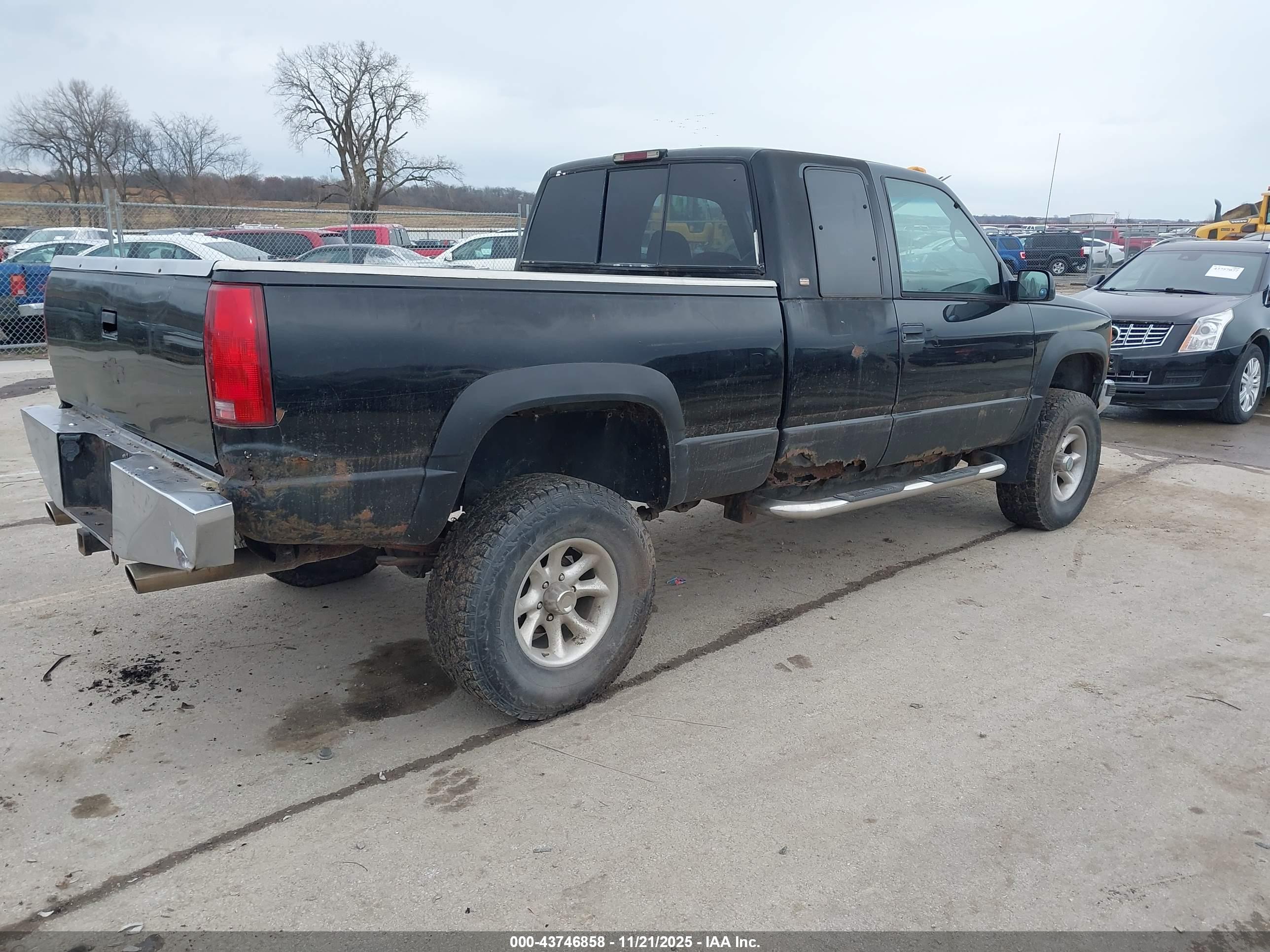 CHEVROLET GMT-400 image 4
