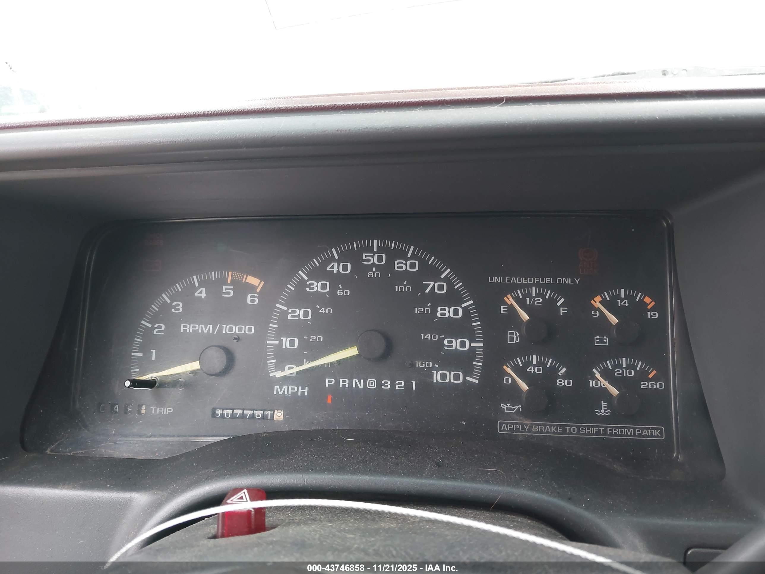 CHEVROLET GMT-400 image 7