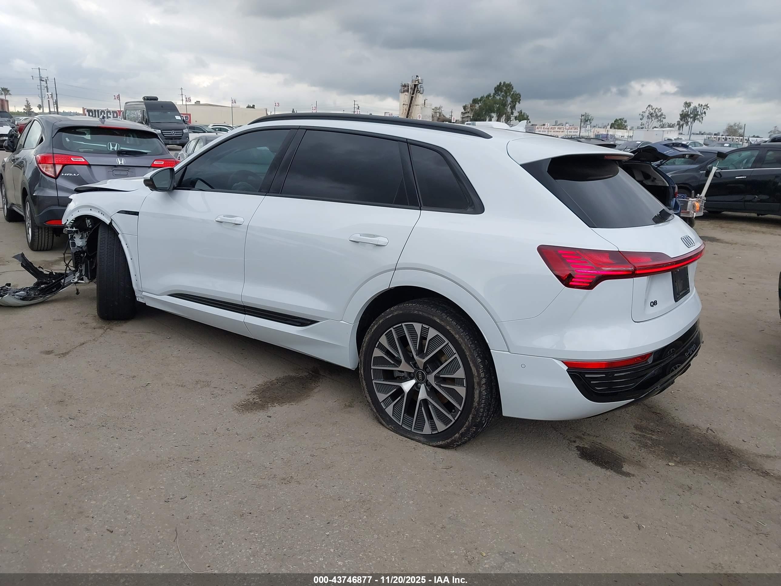 AUDI Q8 image 3