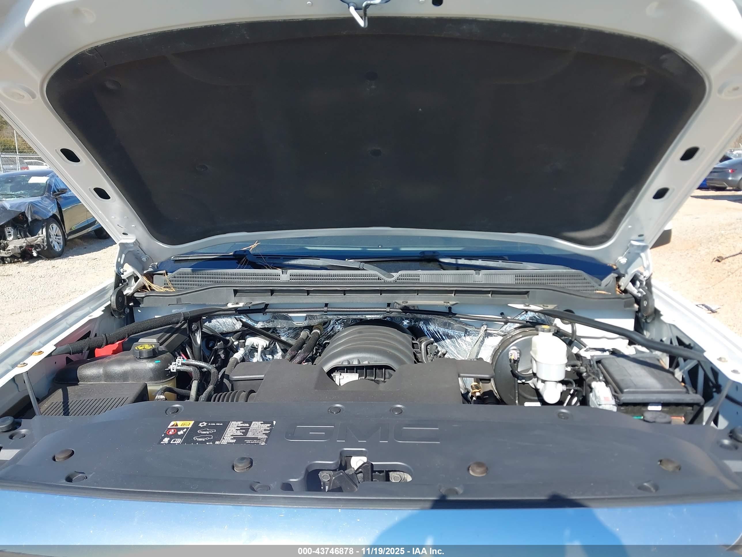 GMC SIERRA image 10