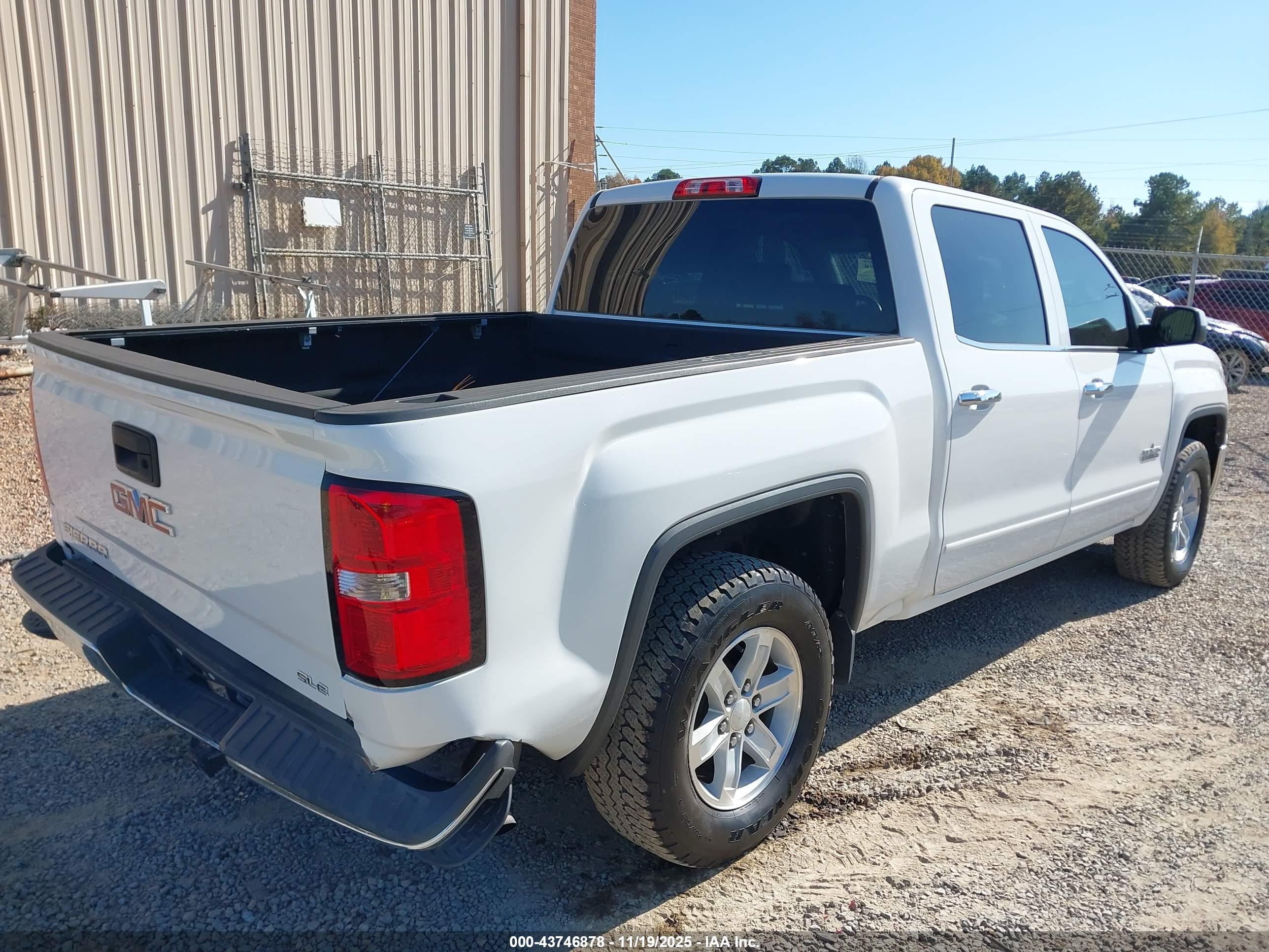 GMC SIERRA image 4