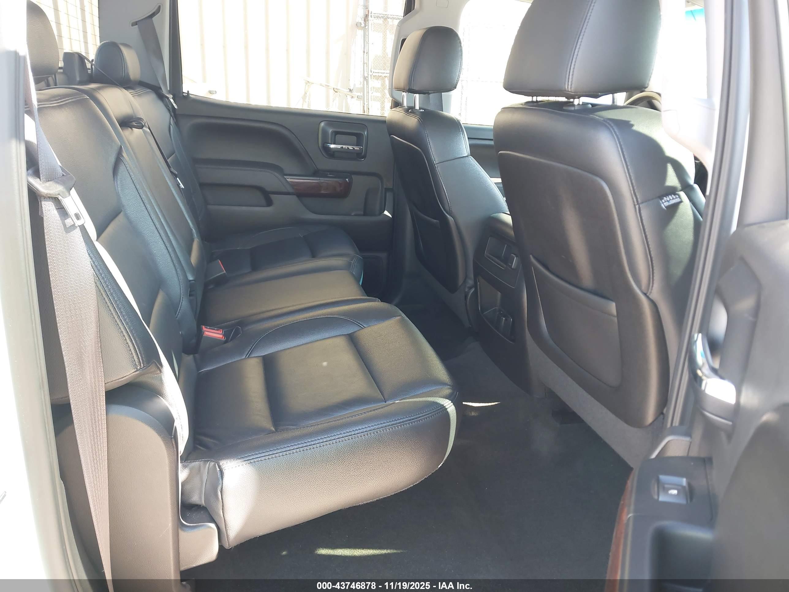 GMC SIERRA image 8