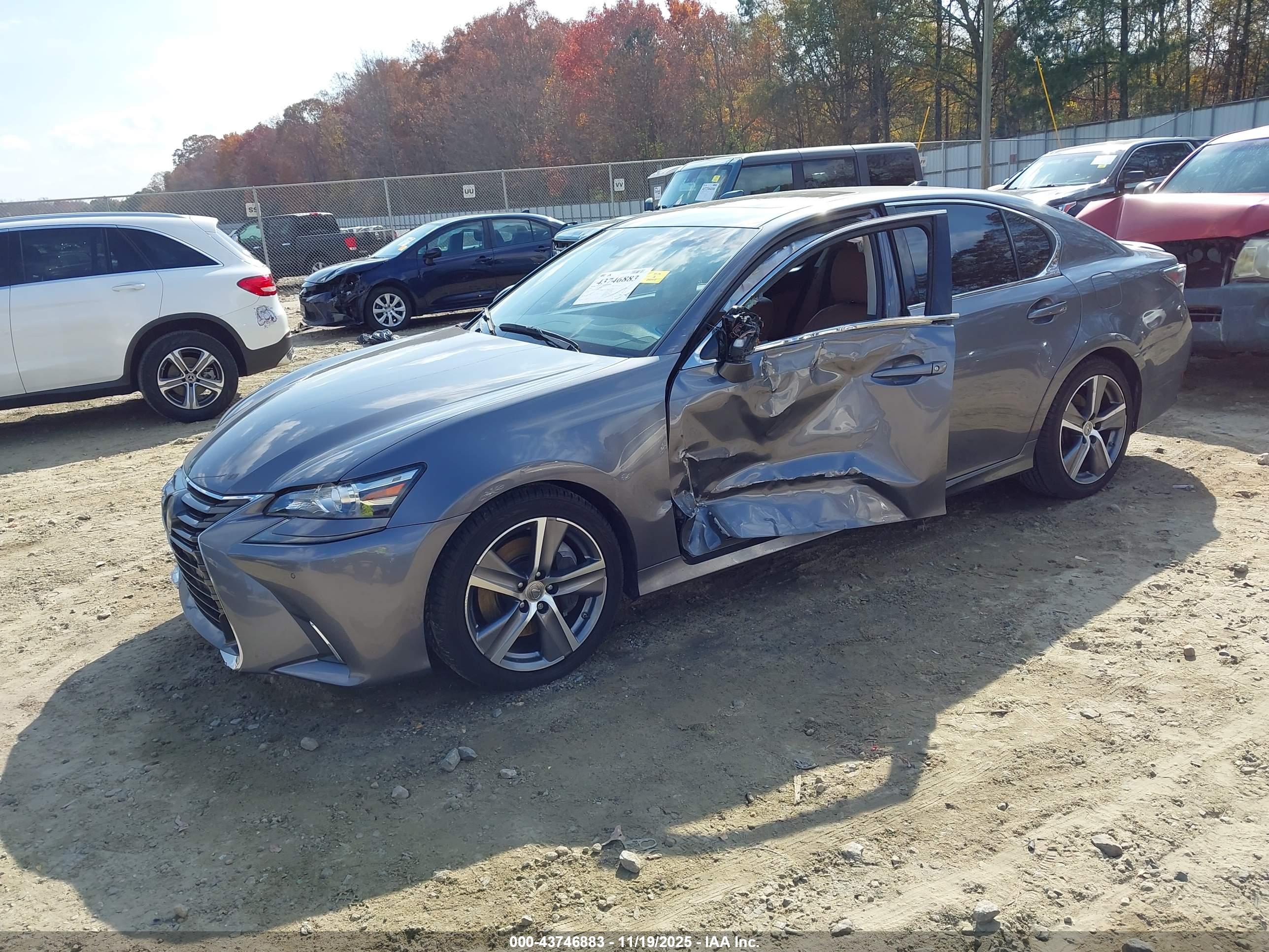 LEXUS GS image 2