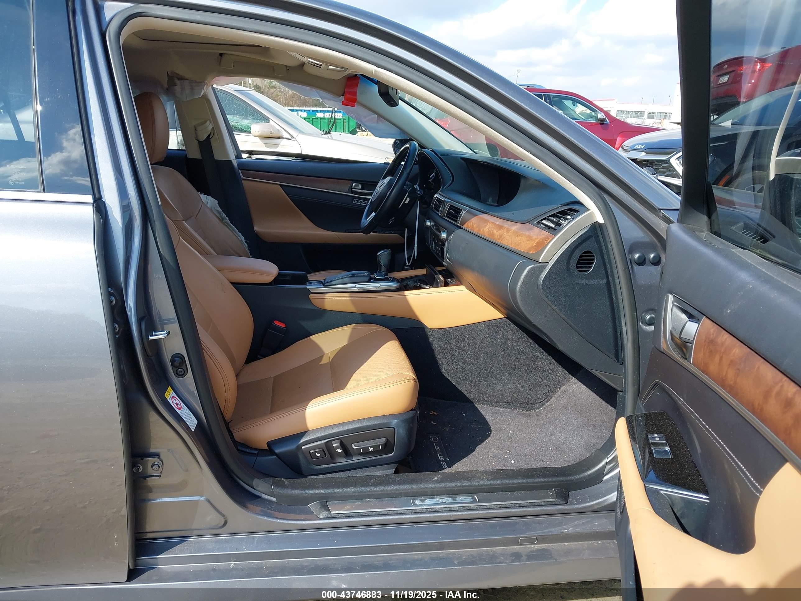 LEXUS GS image 5