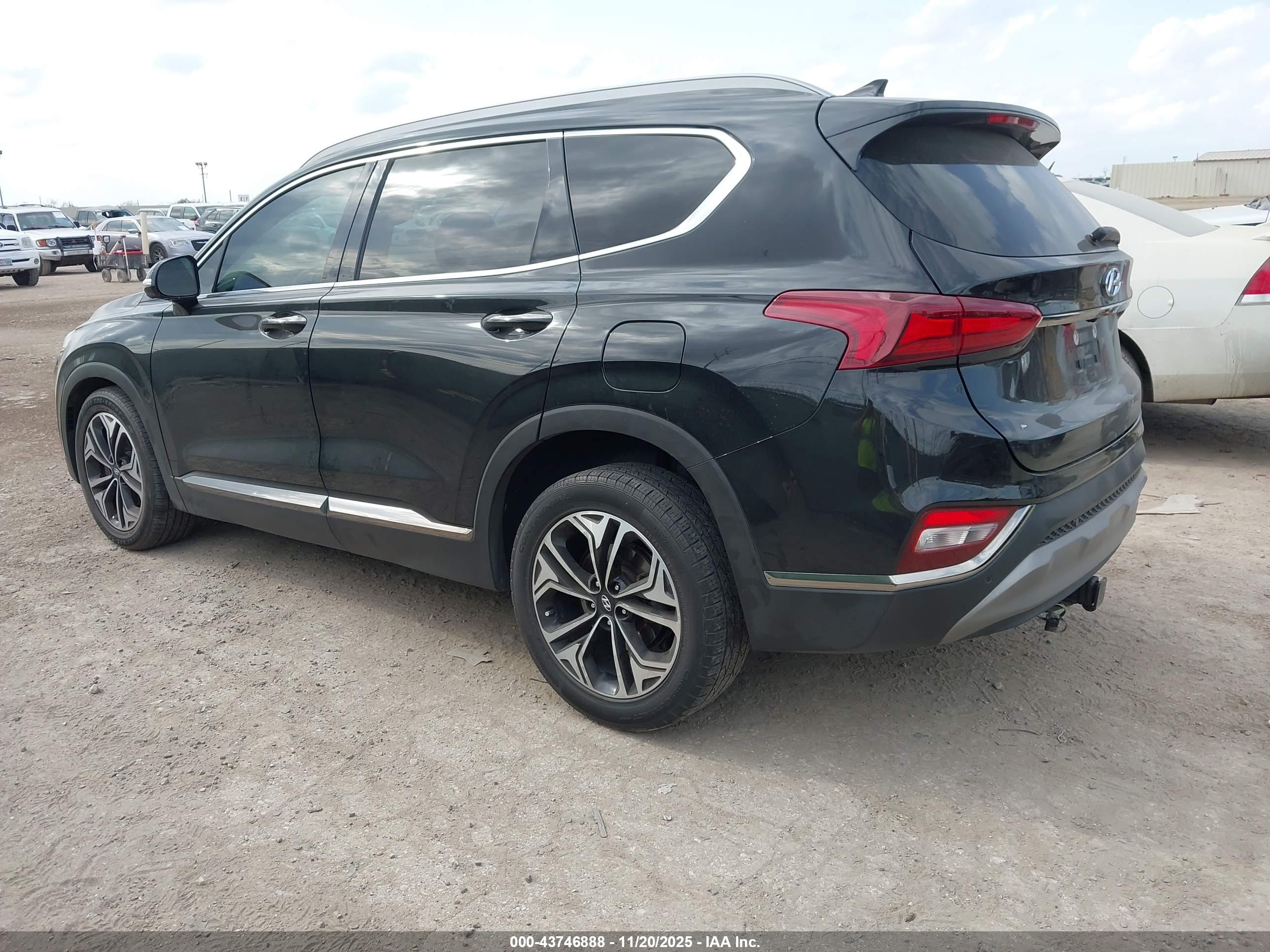HYUNDAI SANTA image 3