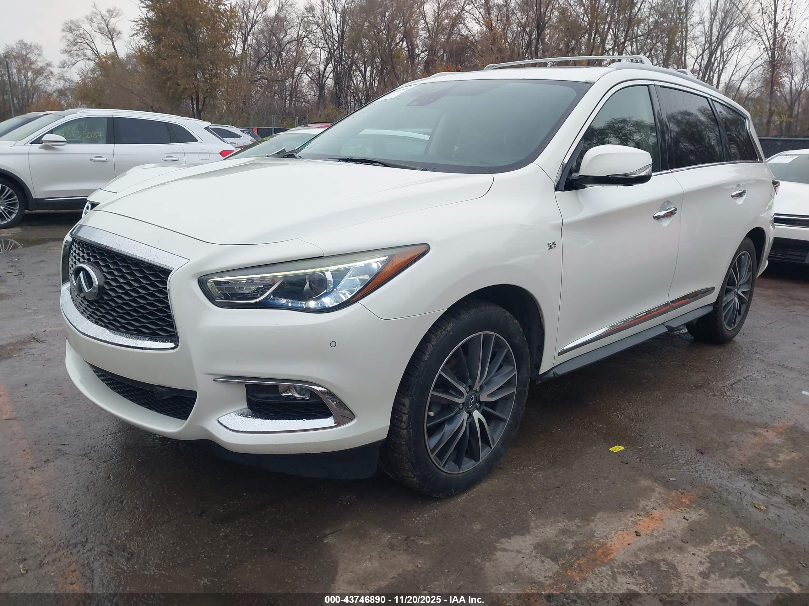 INFINITI QX60 image 2