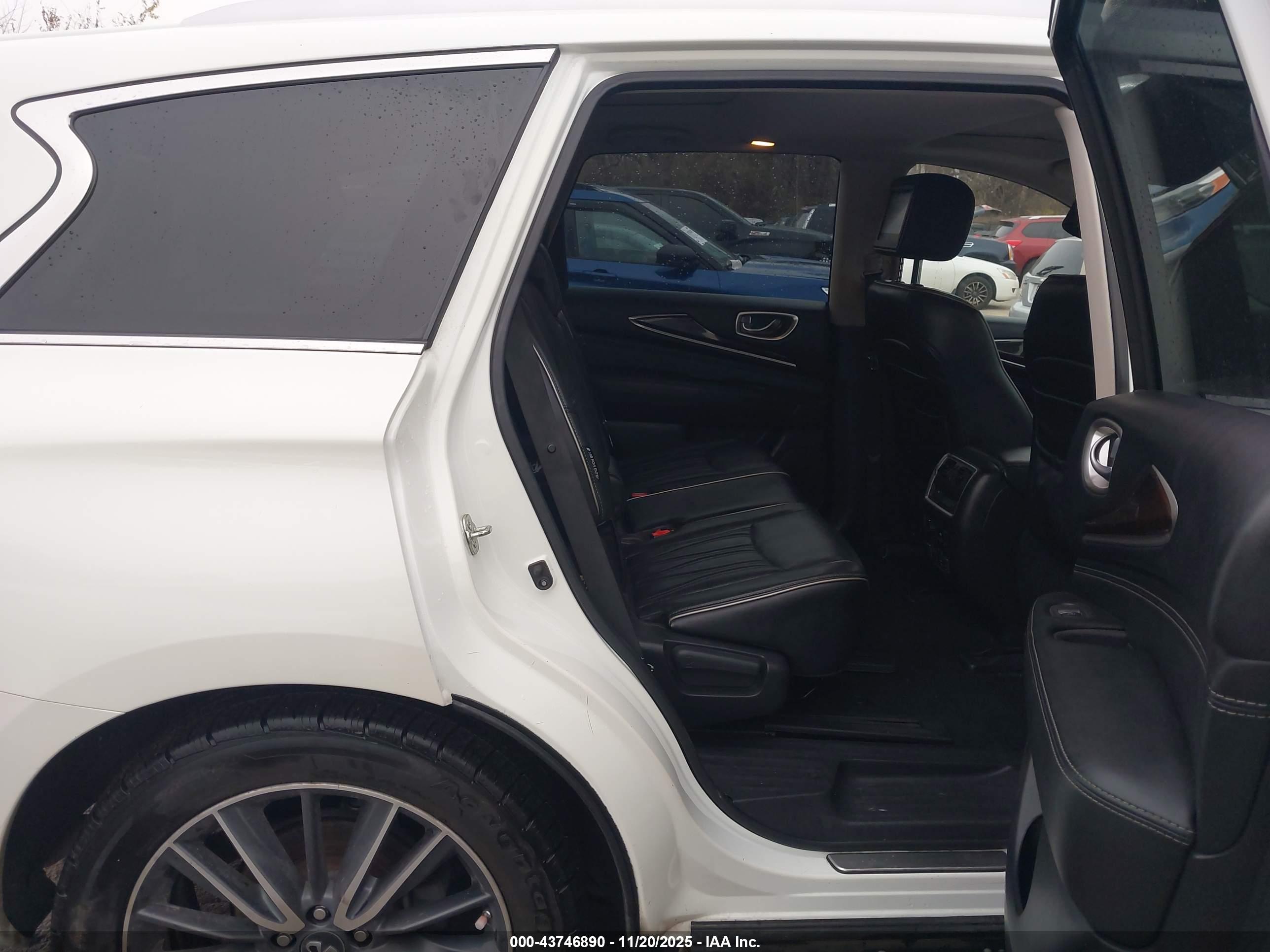 INFINITI QX60 image 8
