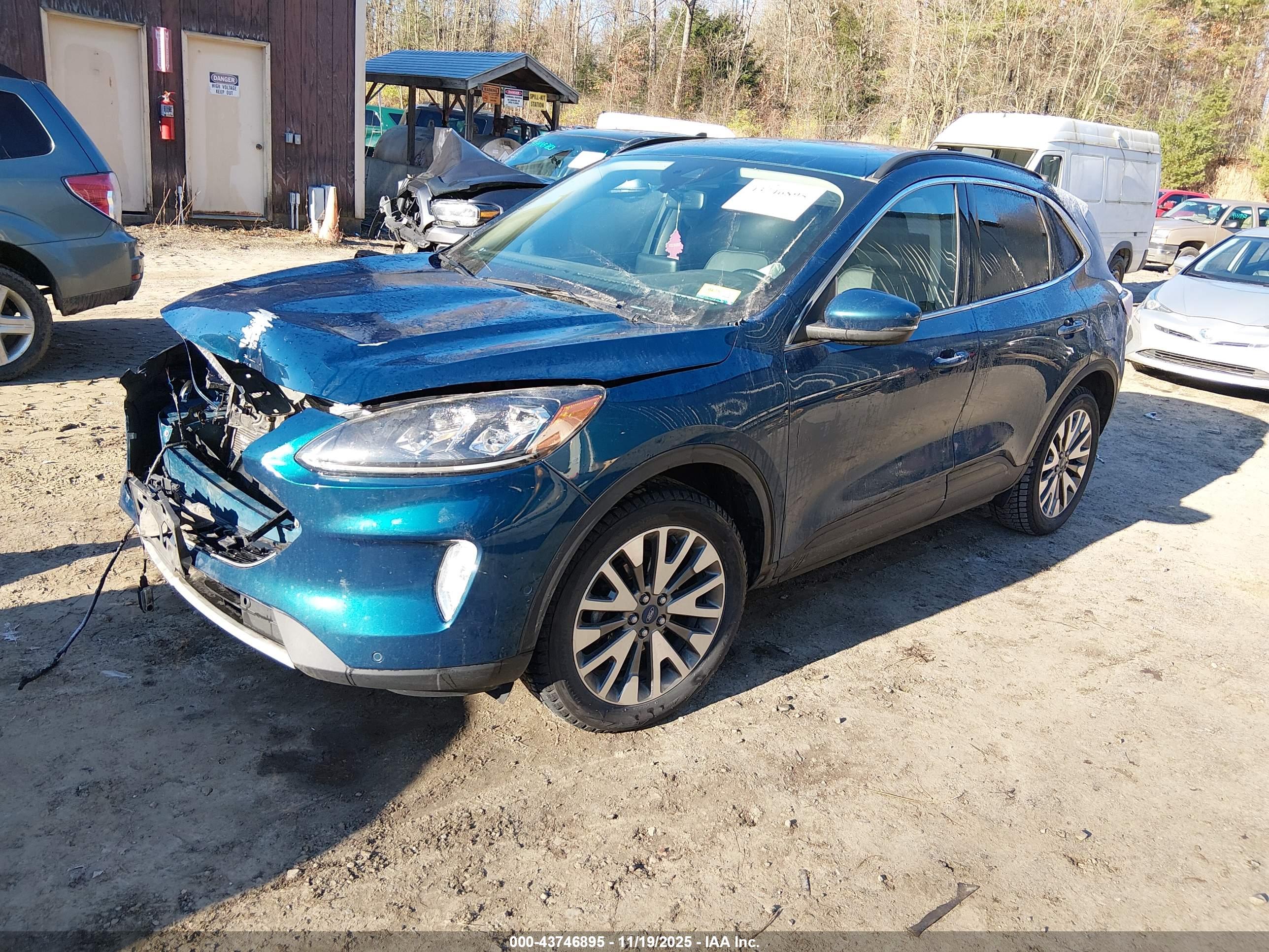 FORD ESCAPE image 2