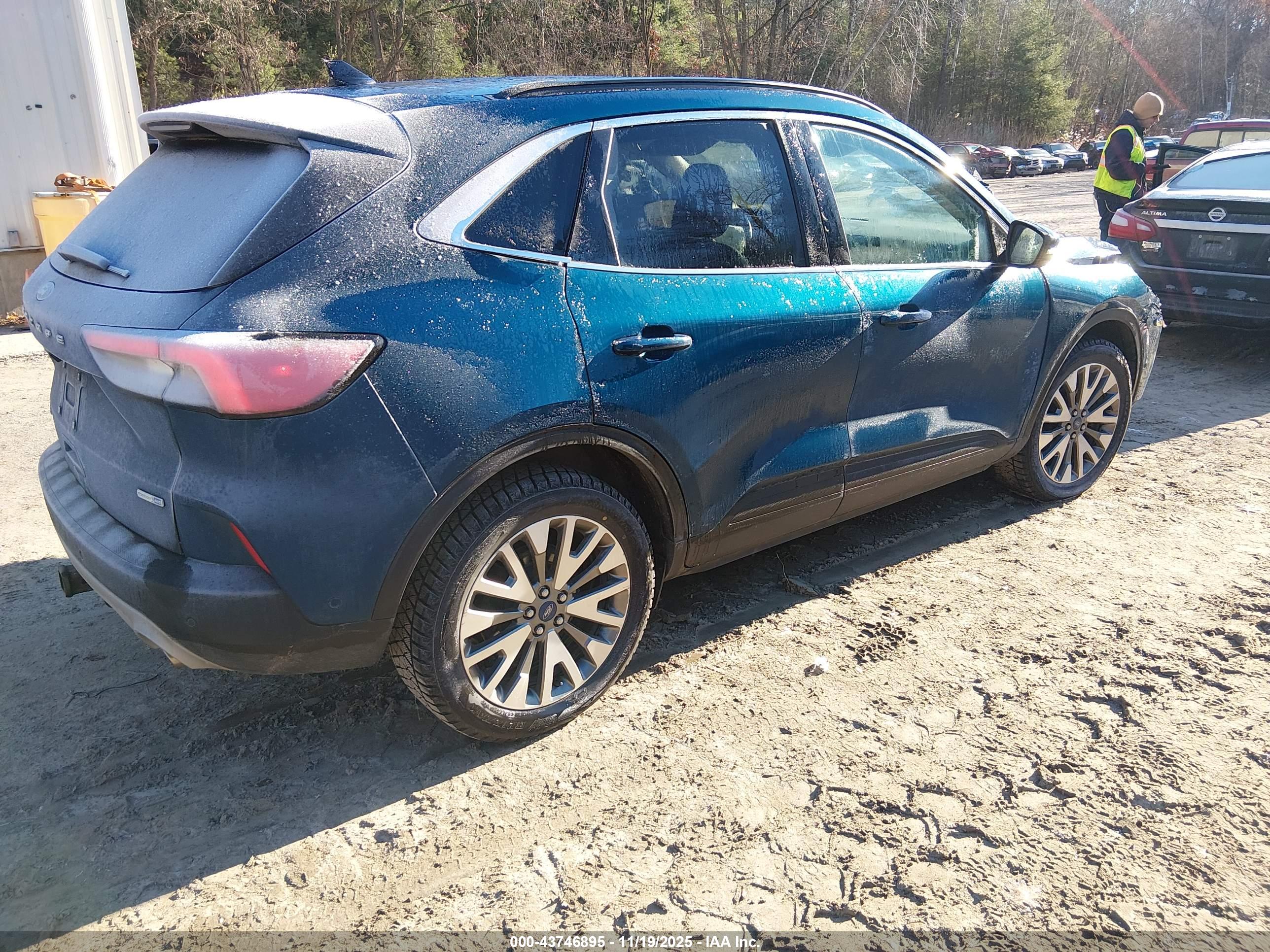 FORD ESCAPE image 4