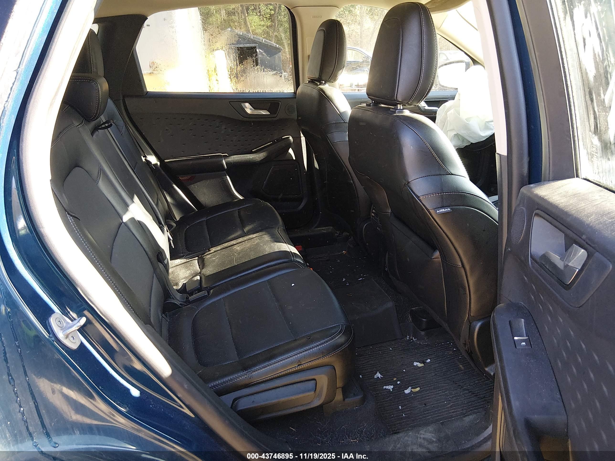 FORD ESCAPE image 8