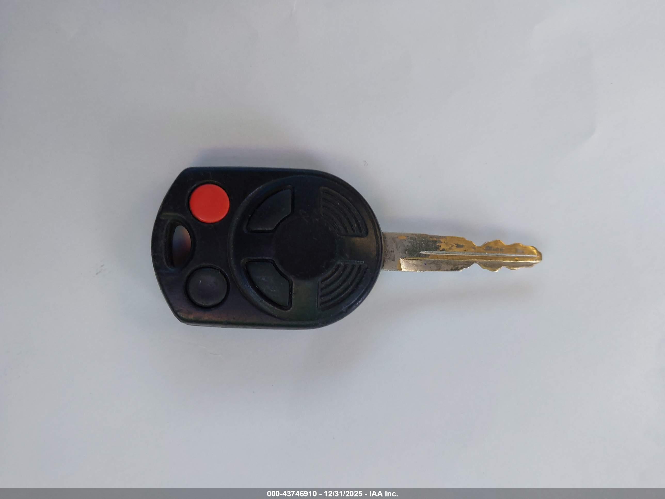 FORD FUSION image 11