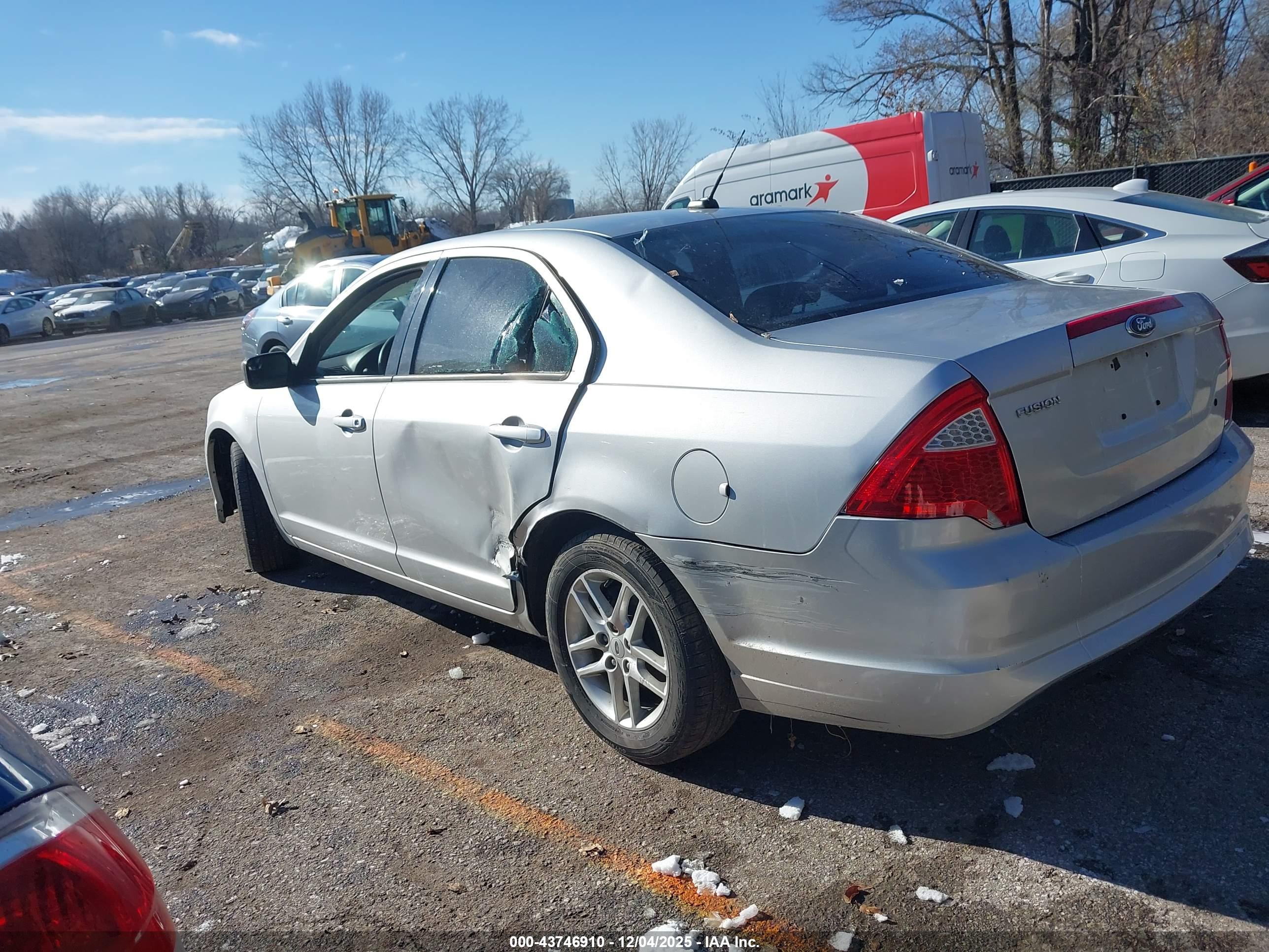 FORD FUSION image 3