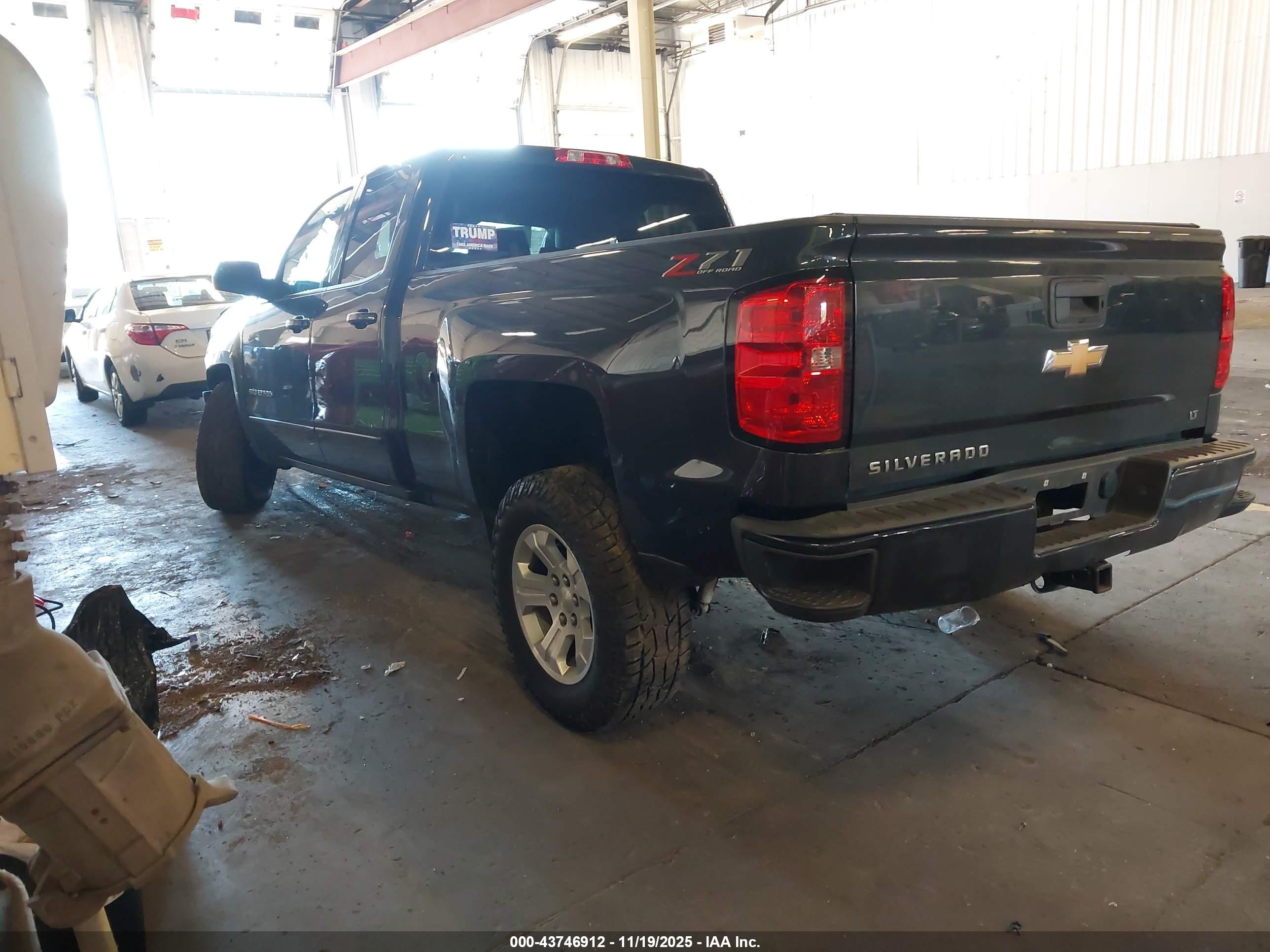 CHEVROLET SILVERADO image 3