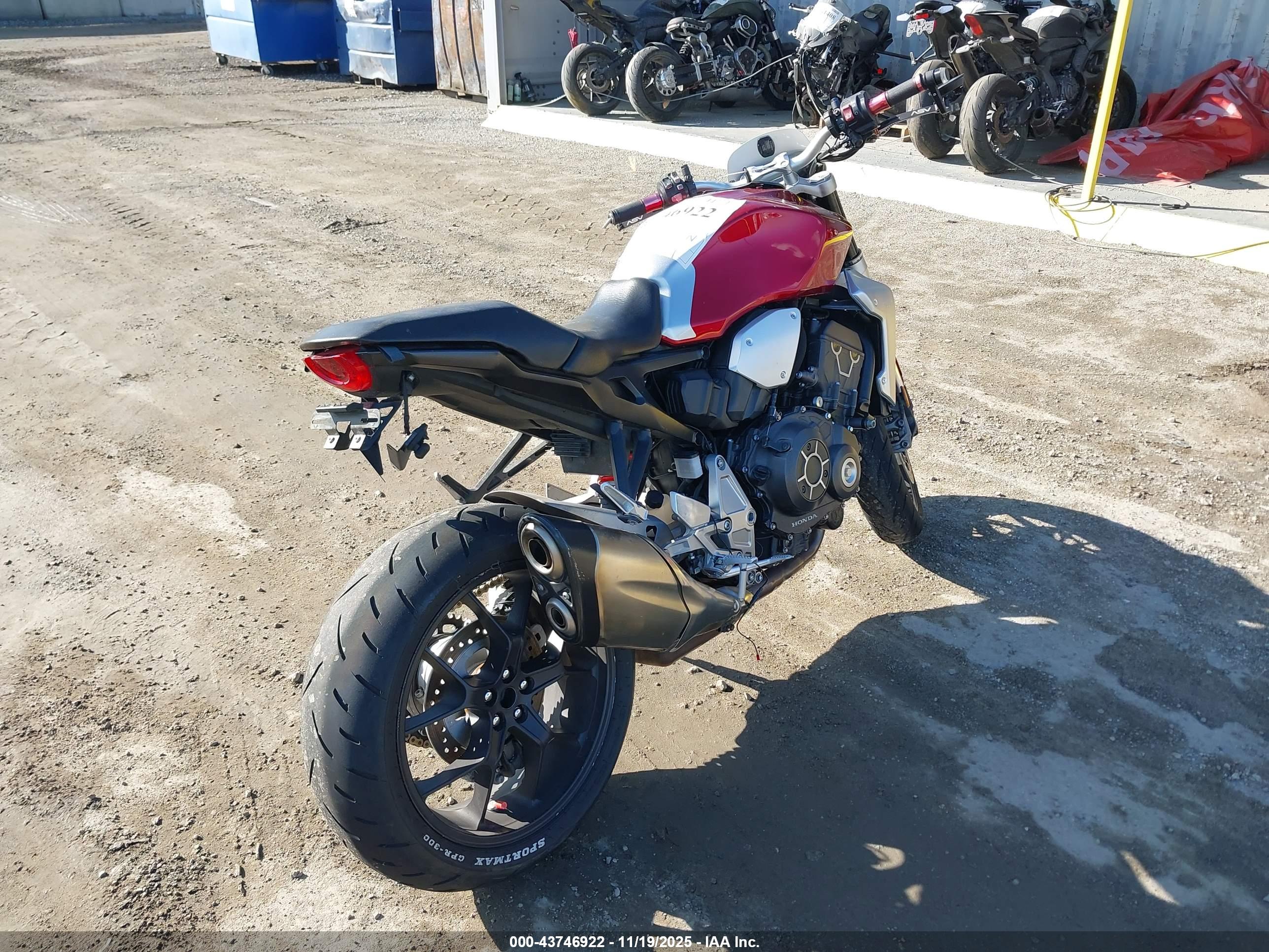 HONDA CB1000 image 4
