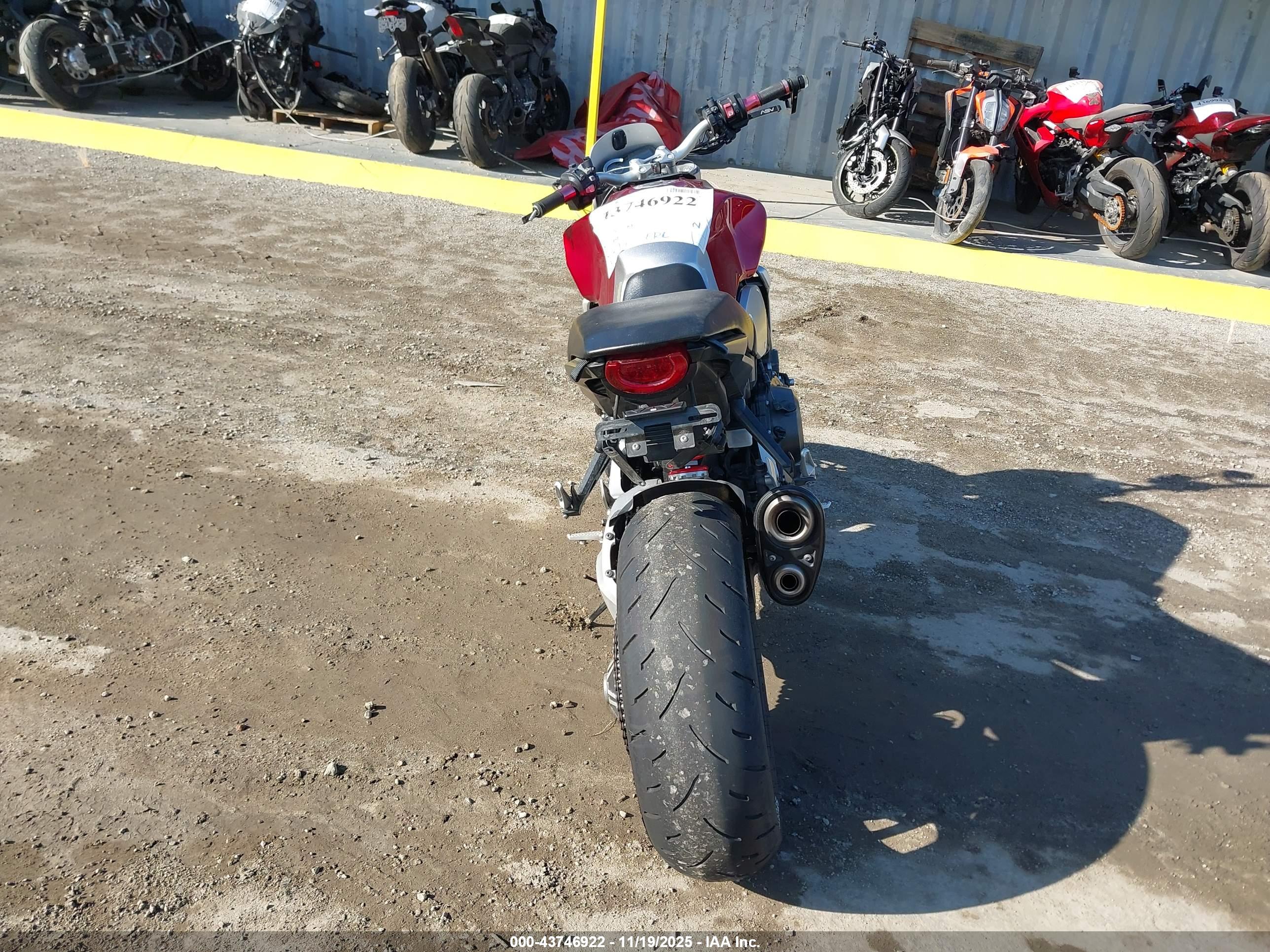 HONDA CB1000 image 6