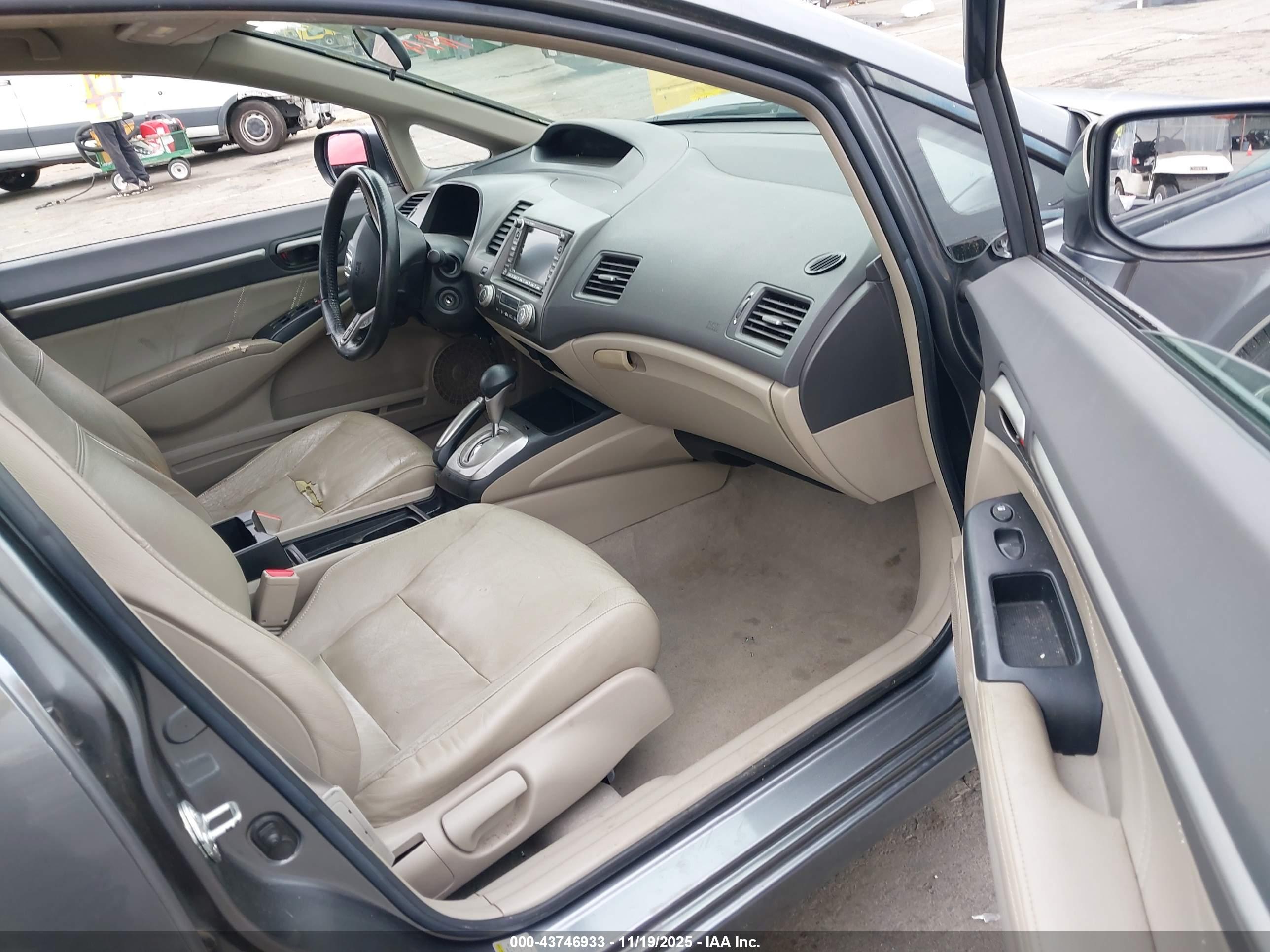 HONDA CIVIC image 5